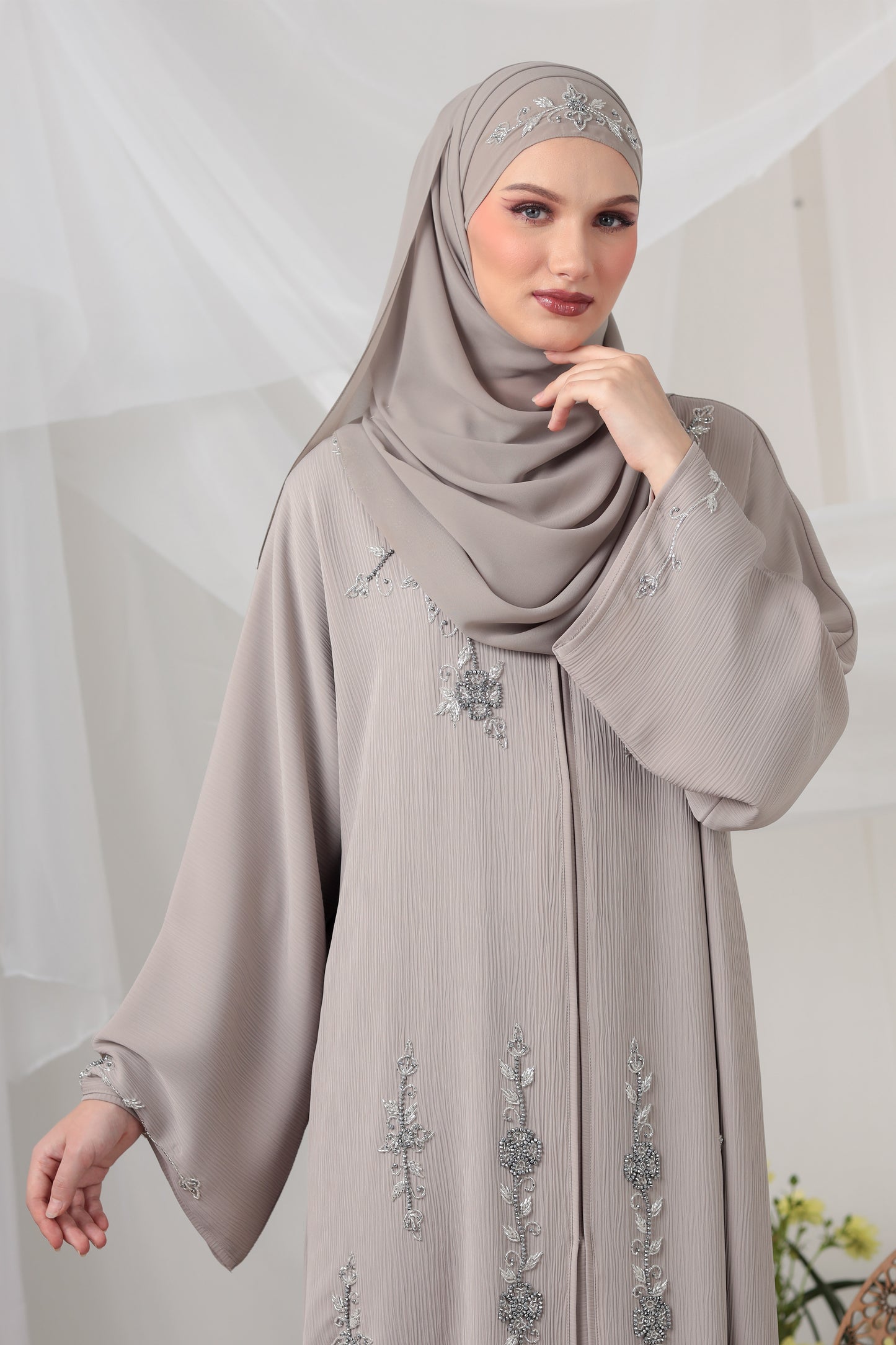 MAHAR ABAYA NUDE