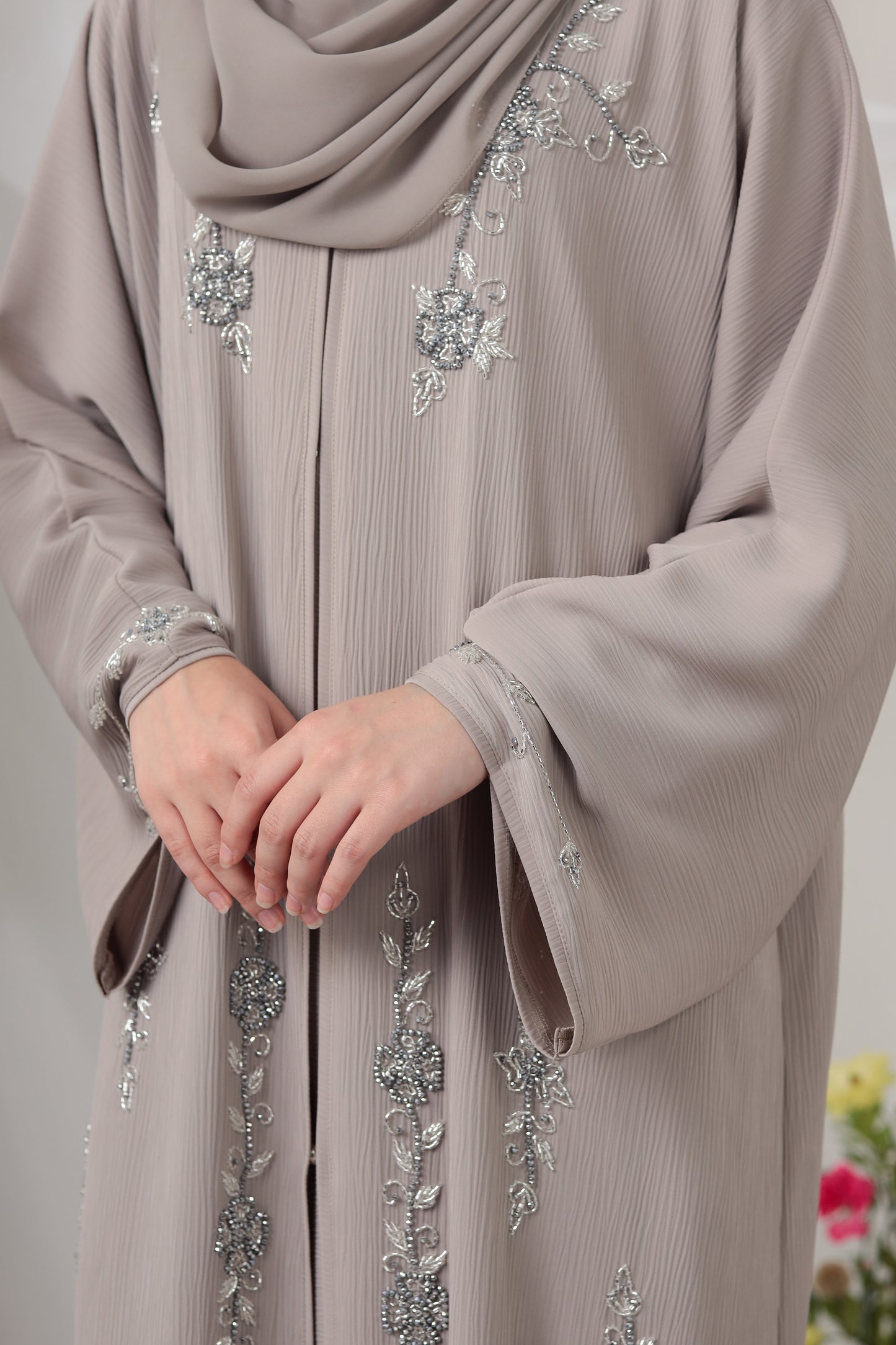 MAHAR ABAYA NUDE