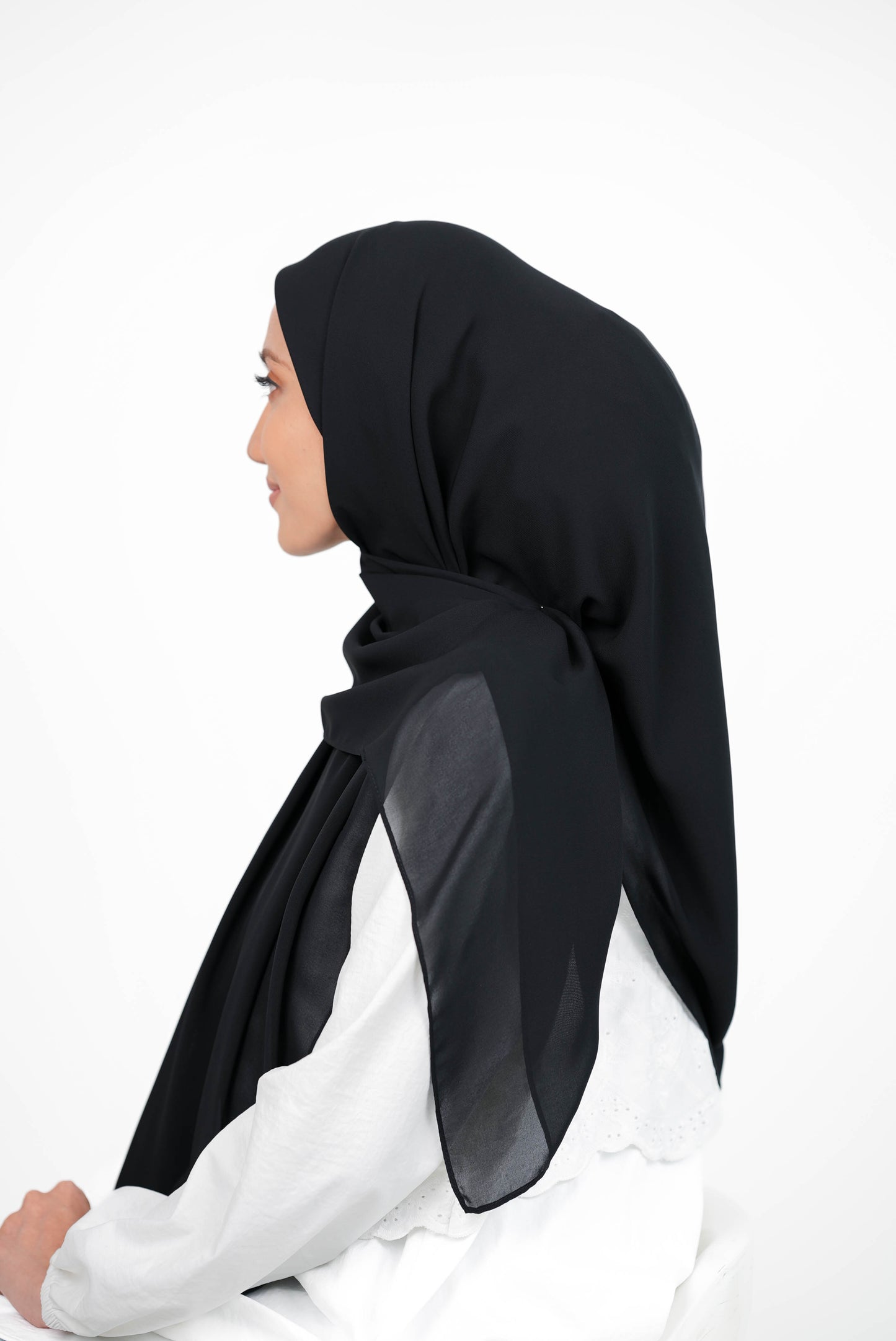 MALEEQA HIJAB BLACK