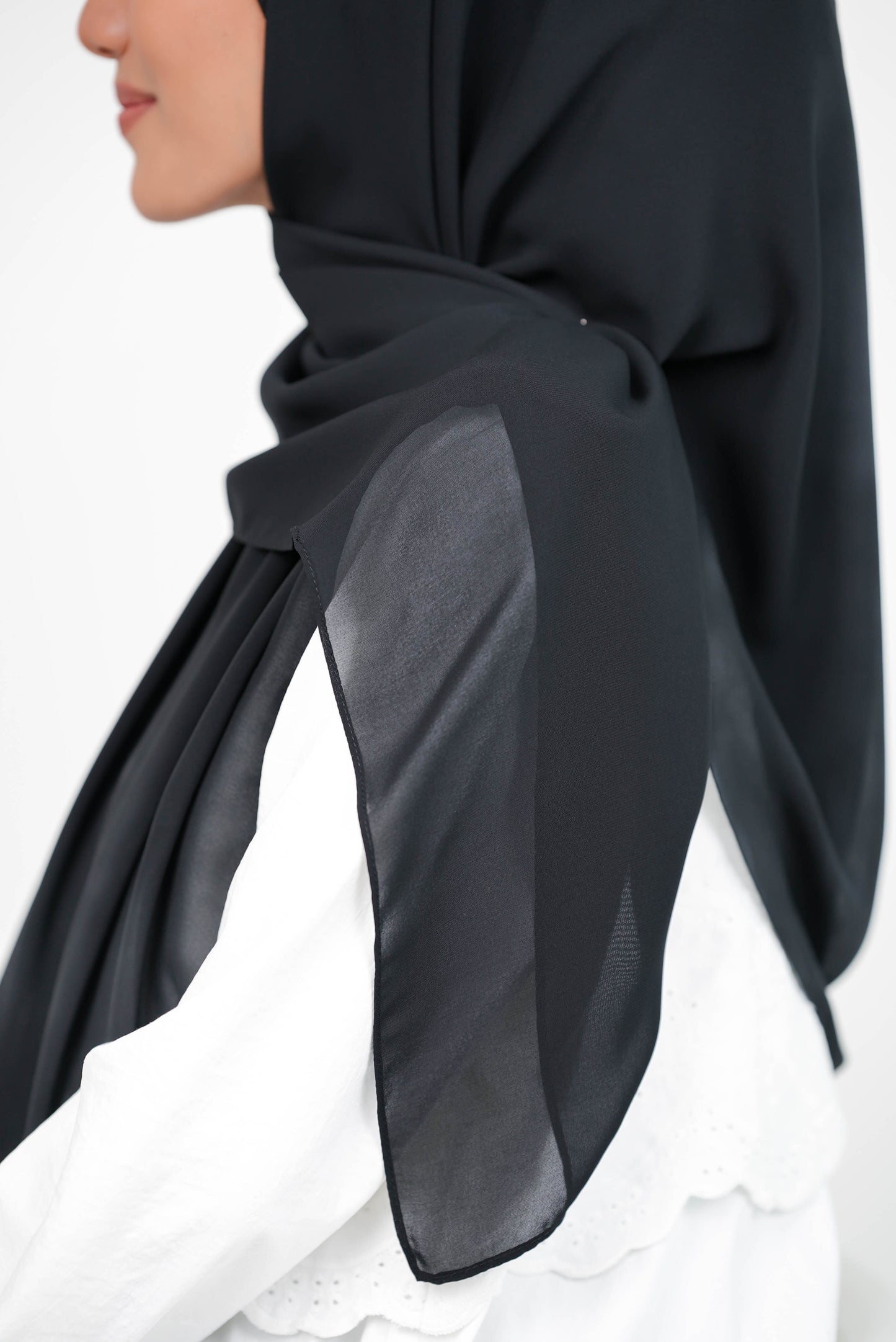MALEEQA HIJAB BLACK