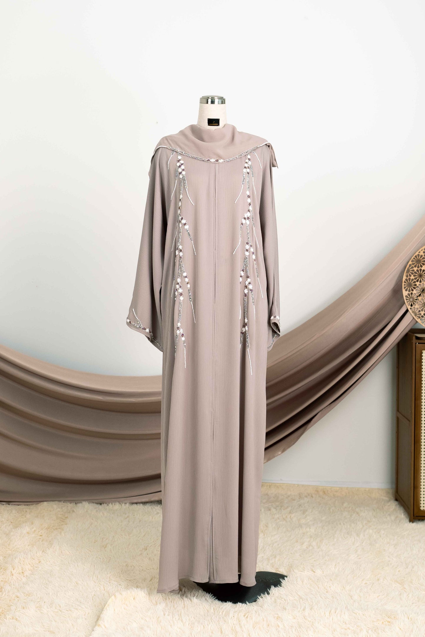 QUBRA ABAYA NUDE GREY