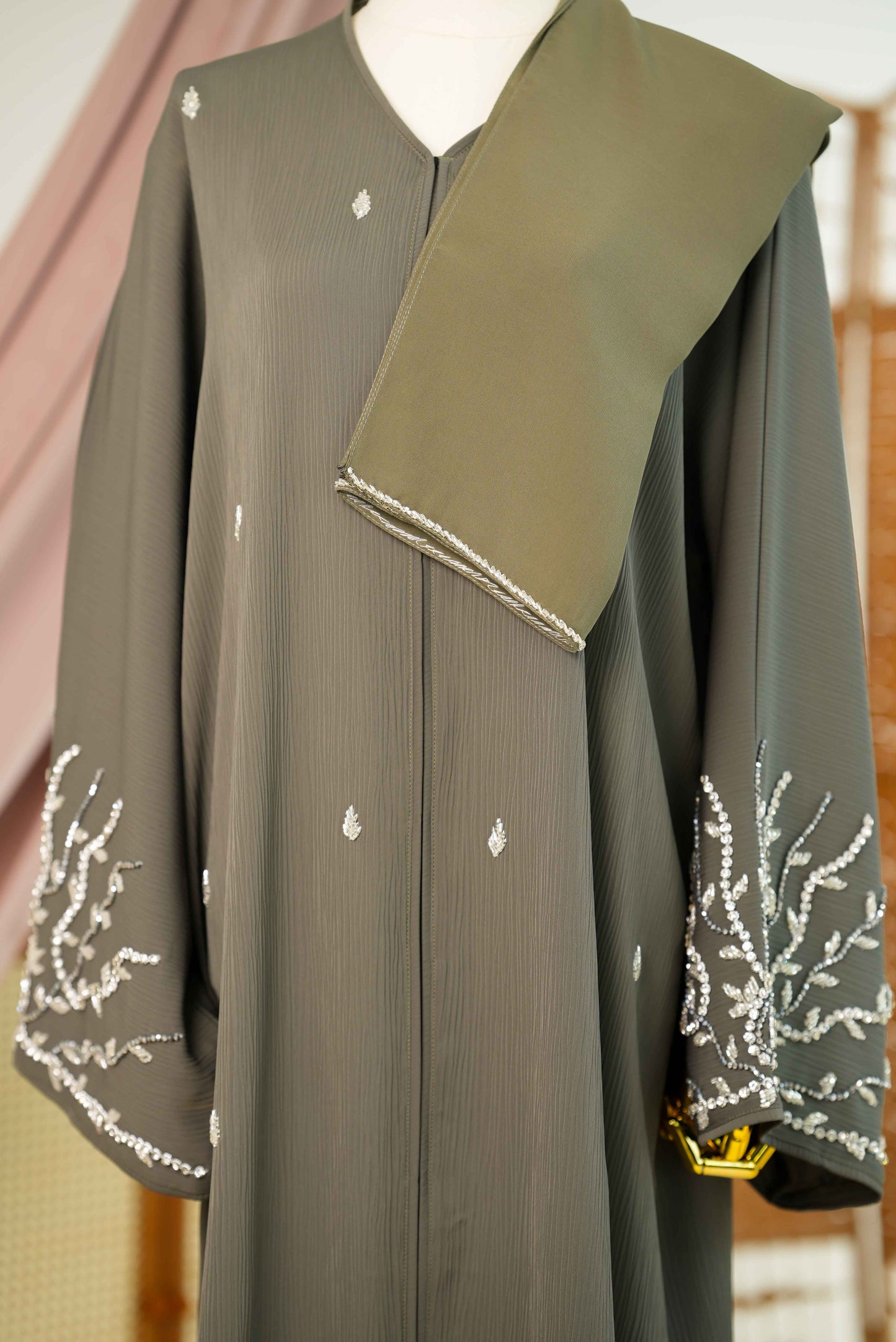 SAHARA ABAYA OLIVINE GREEN