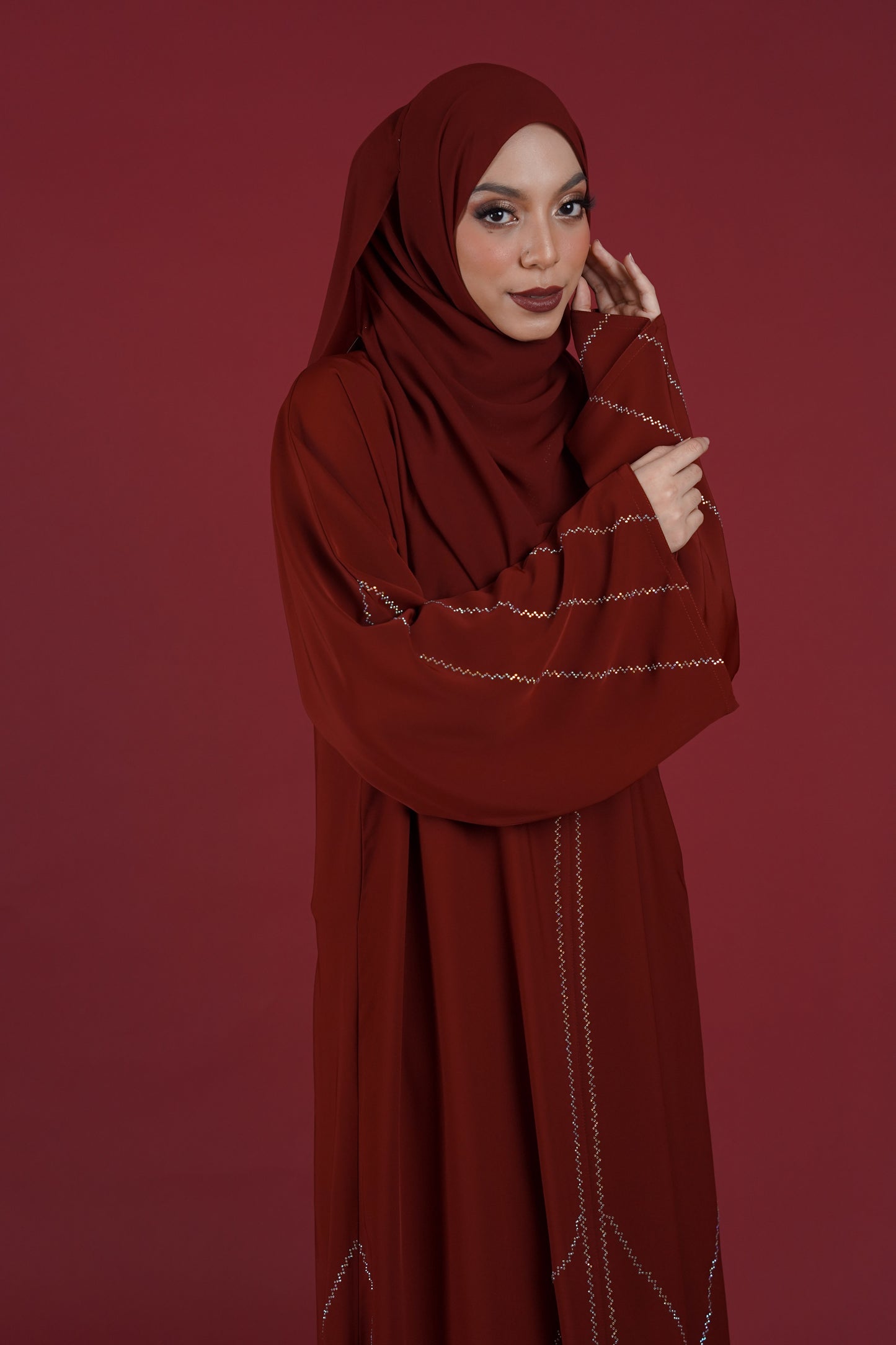 HYRA ABAYA RED DAHLIA