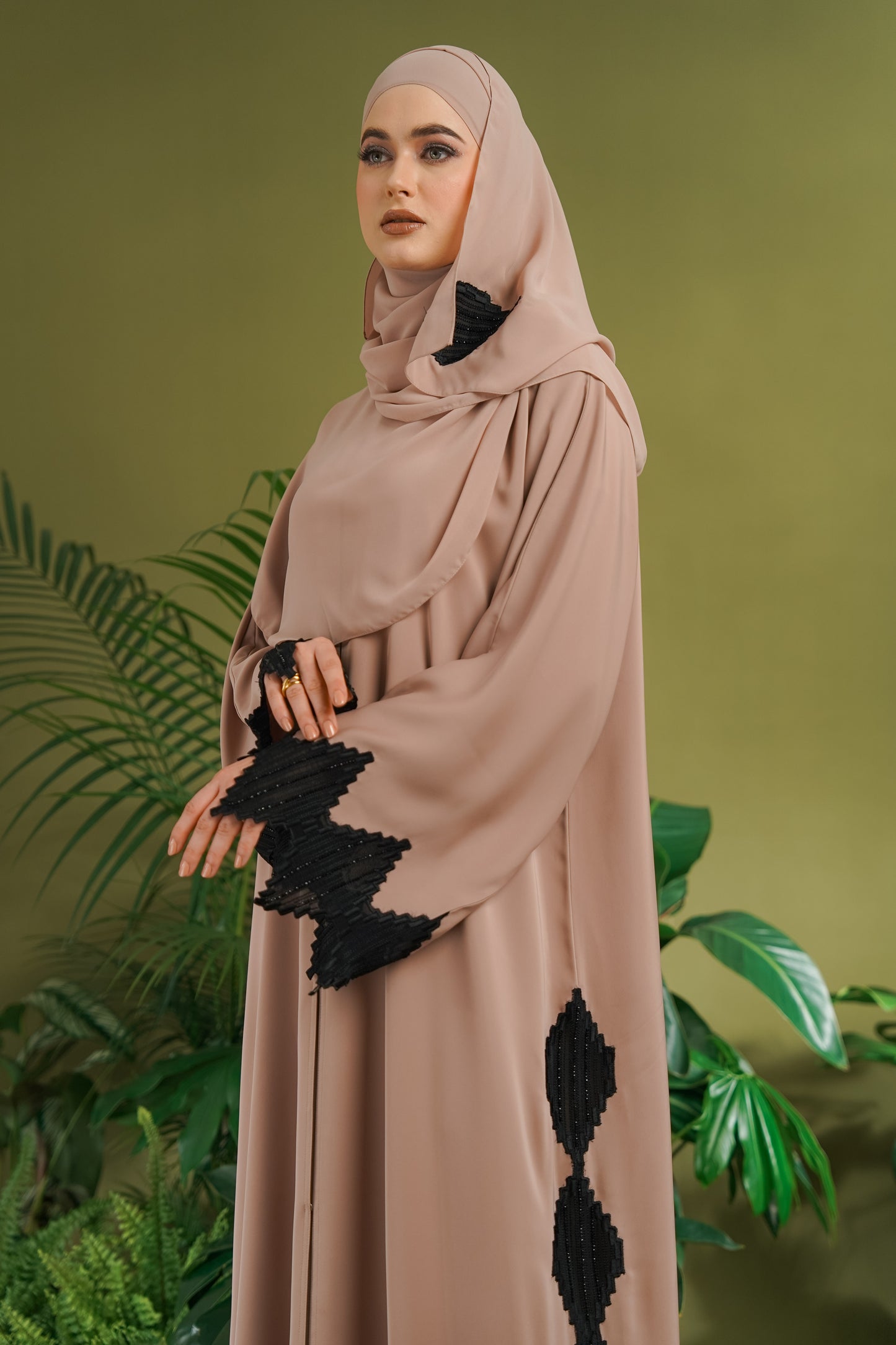 SYAQEELA ABAYA HAZELNUT