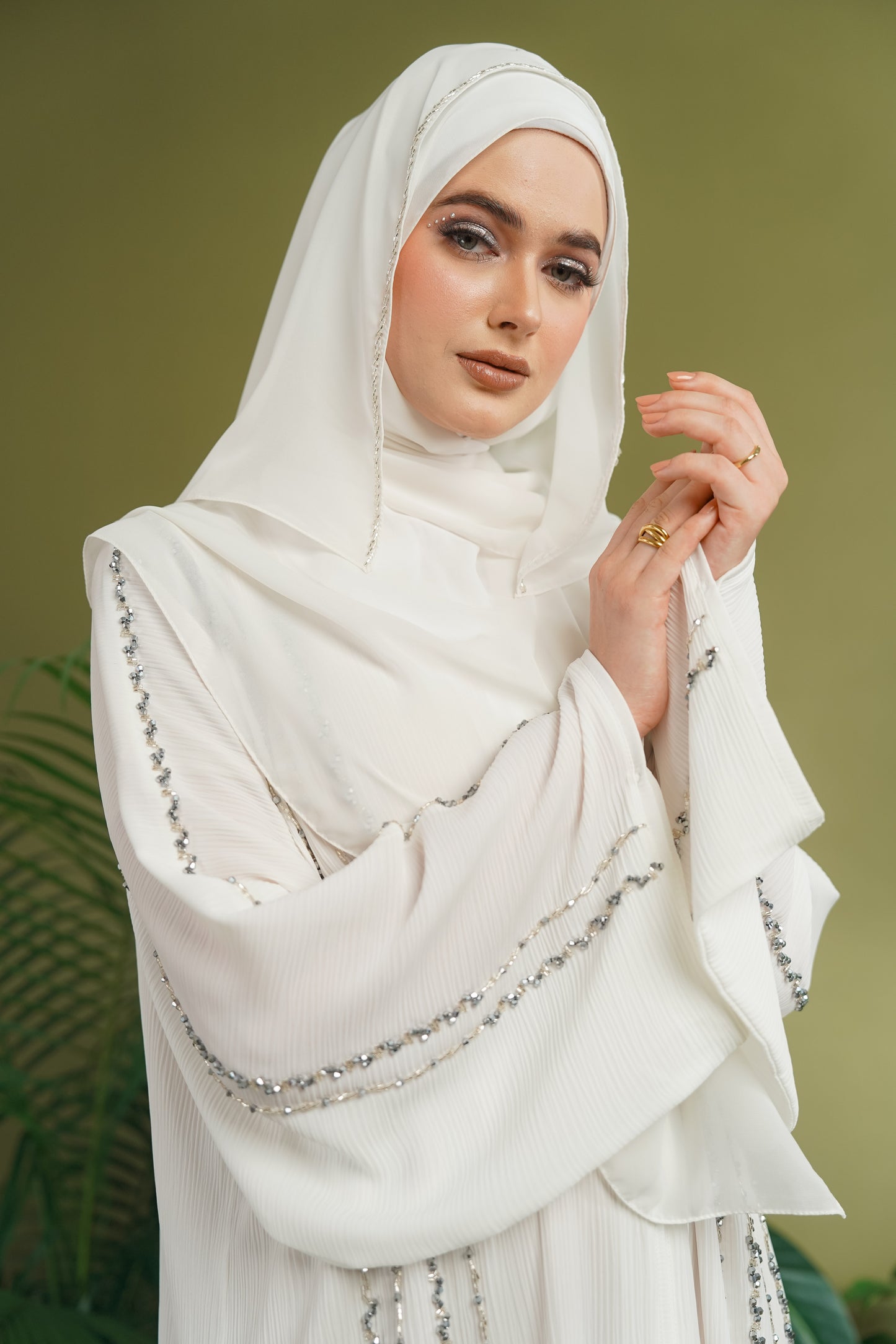 NAURAH ABAYA WHITE