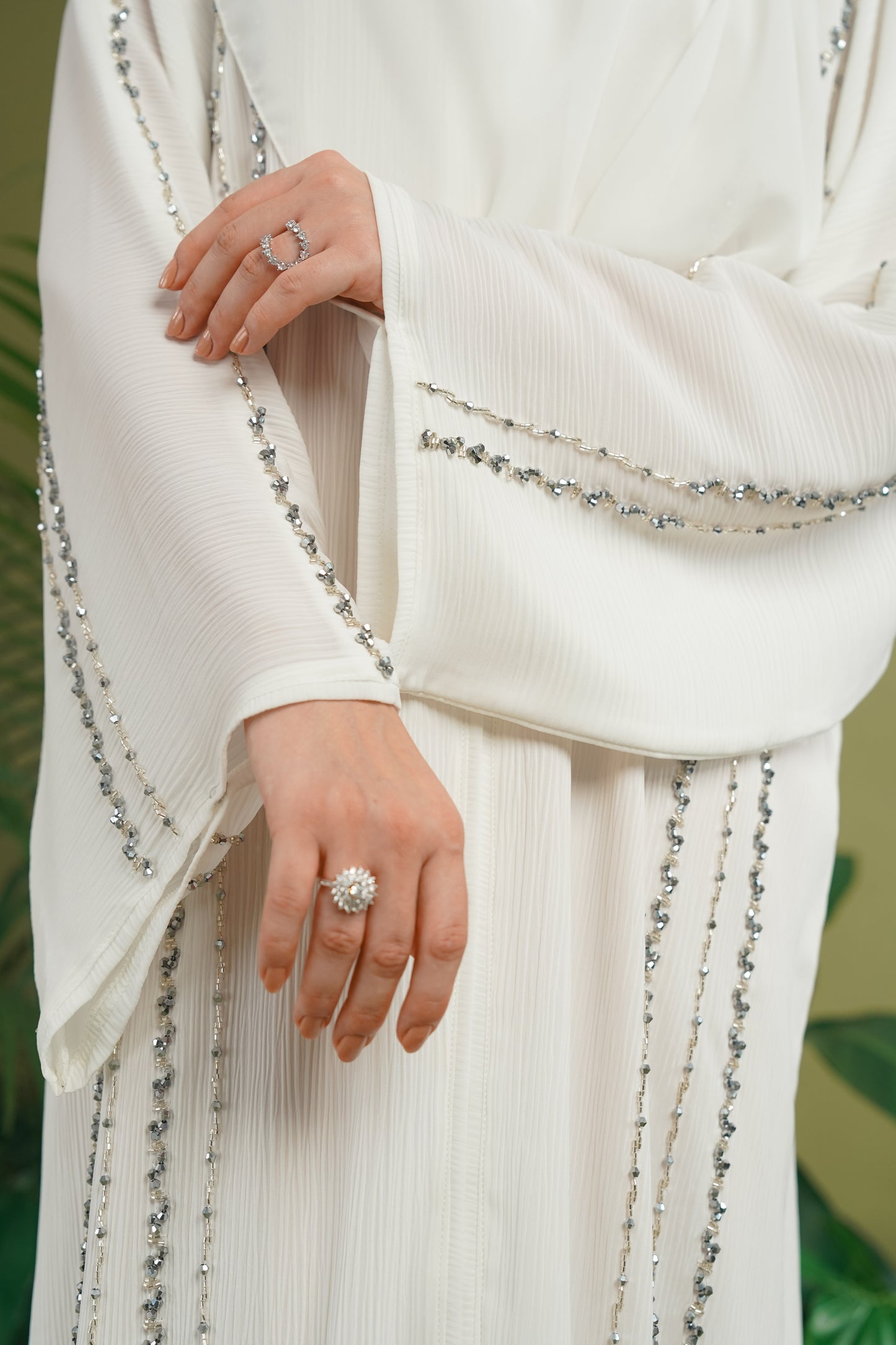 NAURAH ABAYA WHITE