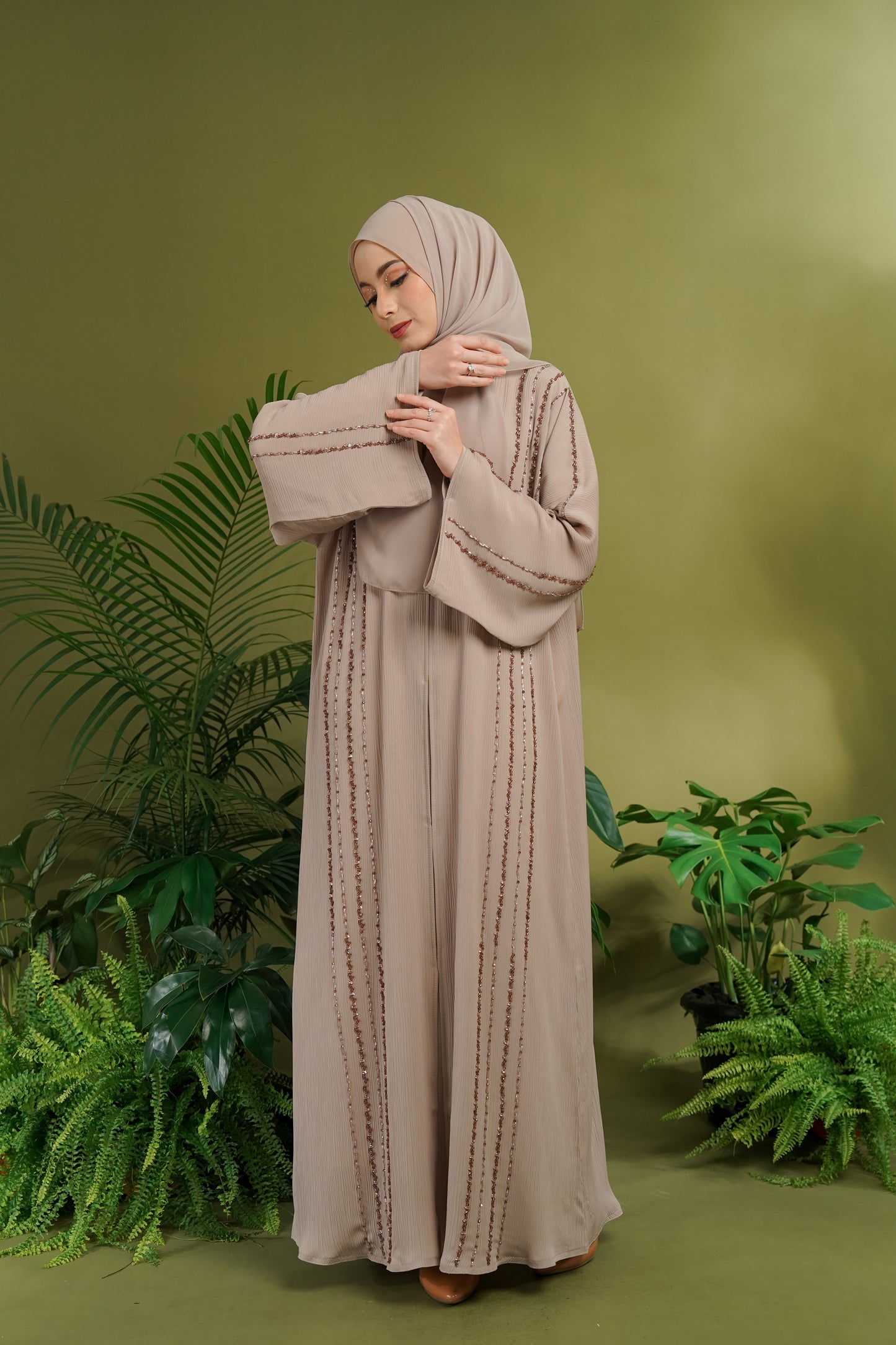 NAURAH ABAYA NUDE GREY