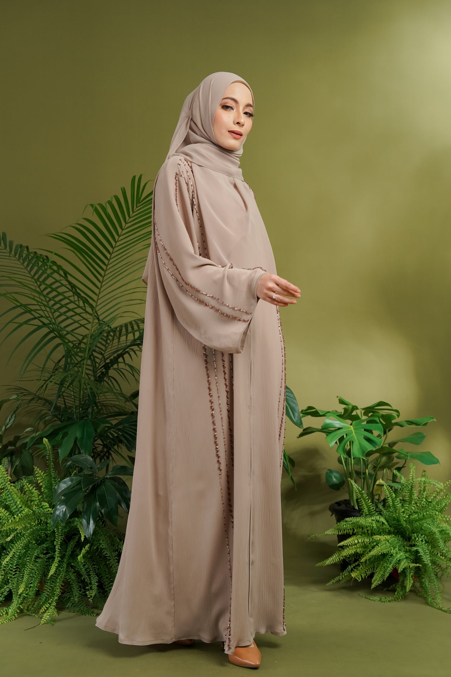 NAURAH ABAYA NUDE GREY