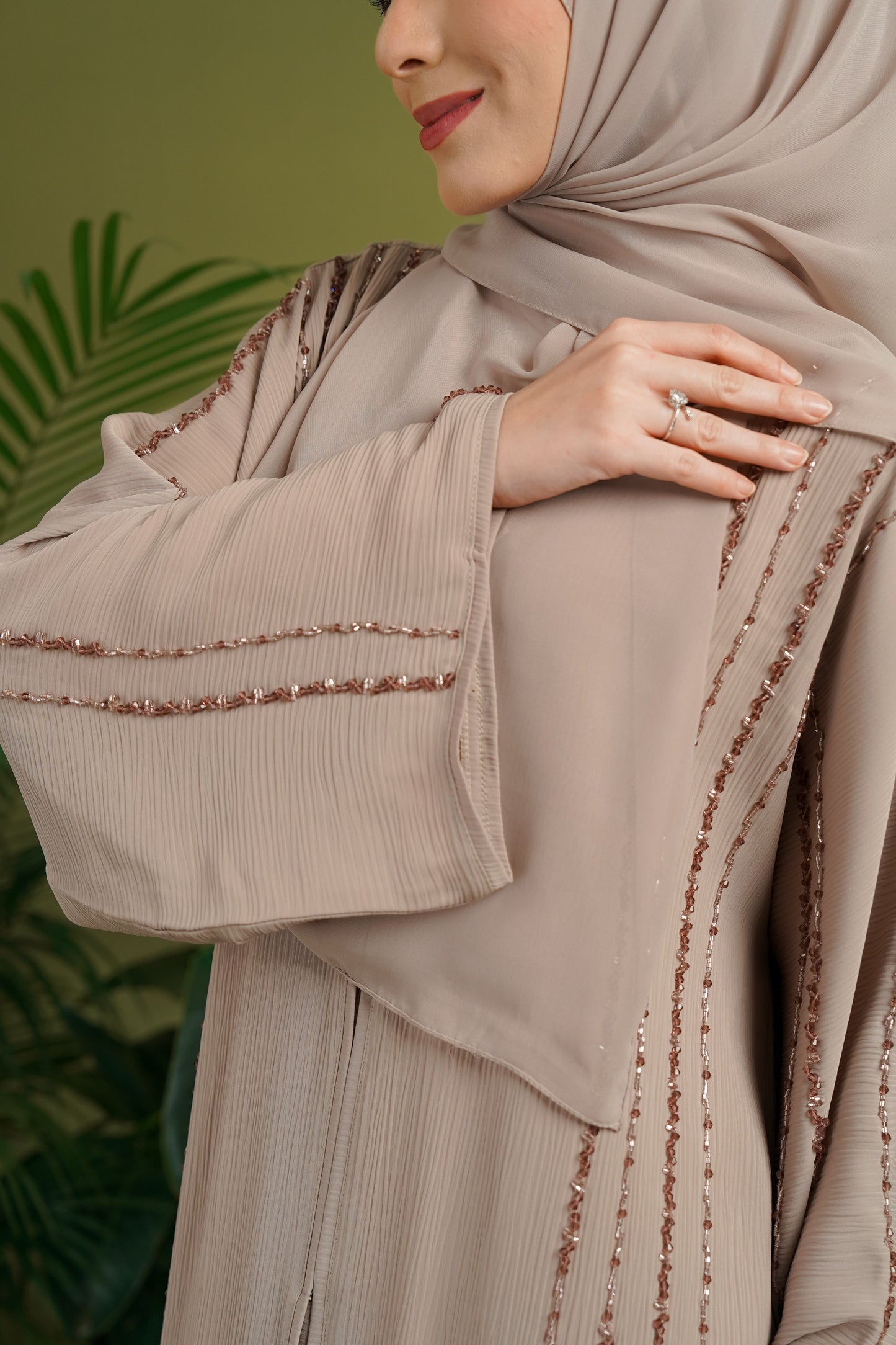NAURAH ABAYA NUDE GREY