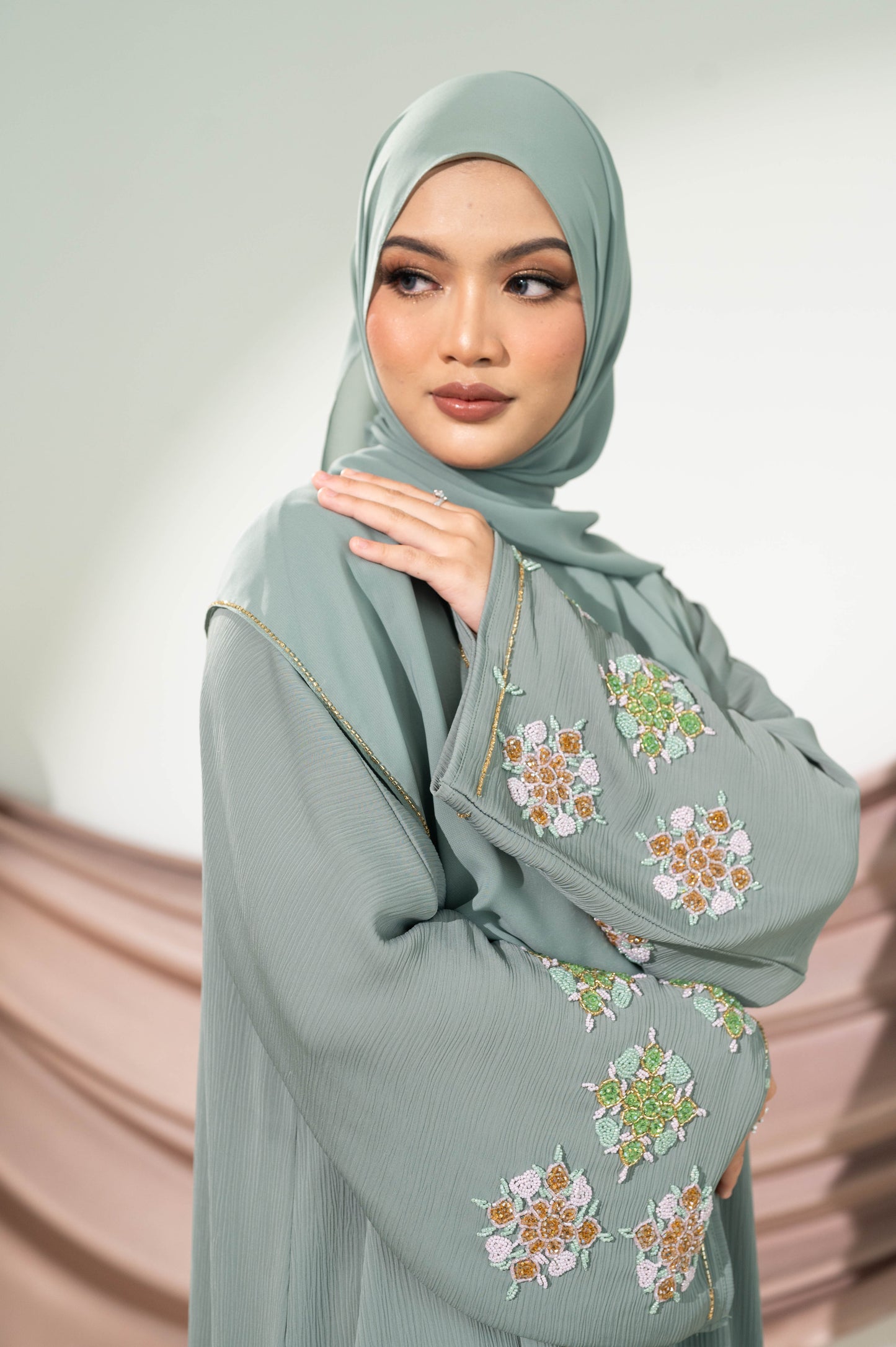 HANAN ABAYA WASABI