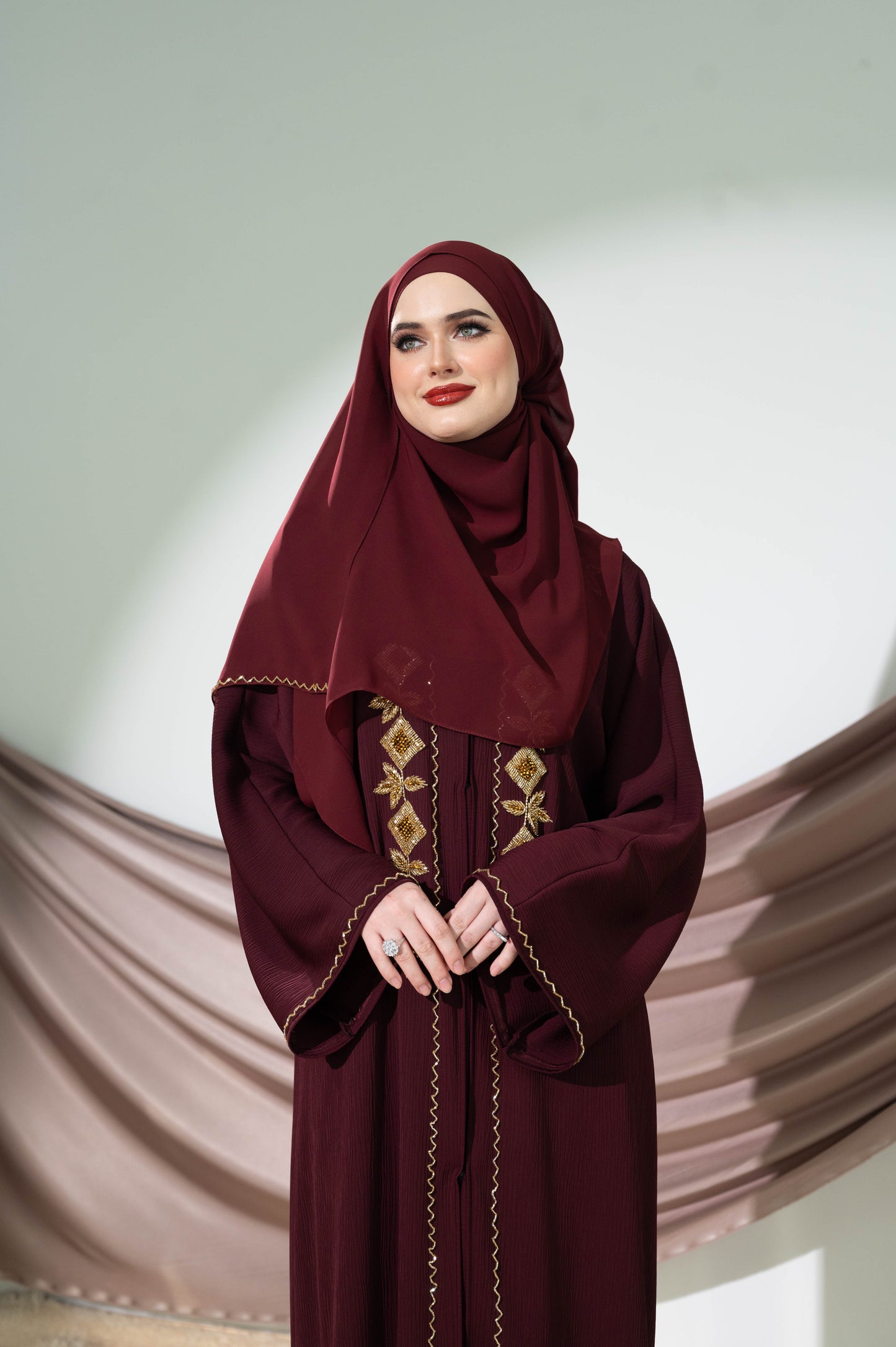 LEANDRA ABAYA BURGUNDY