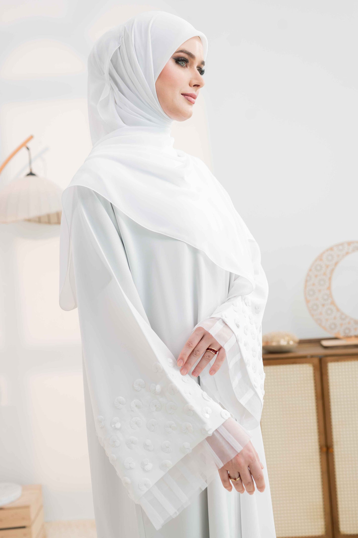JAYDRA ABAYA WHITE