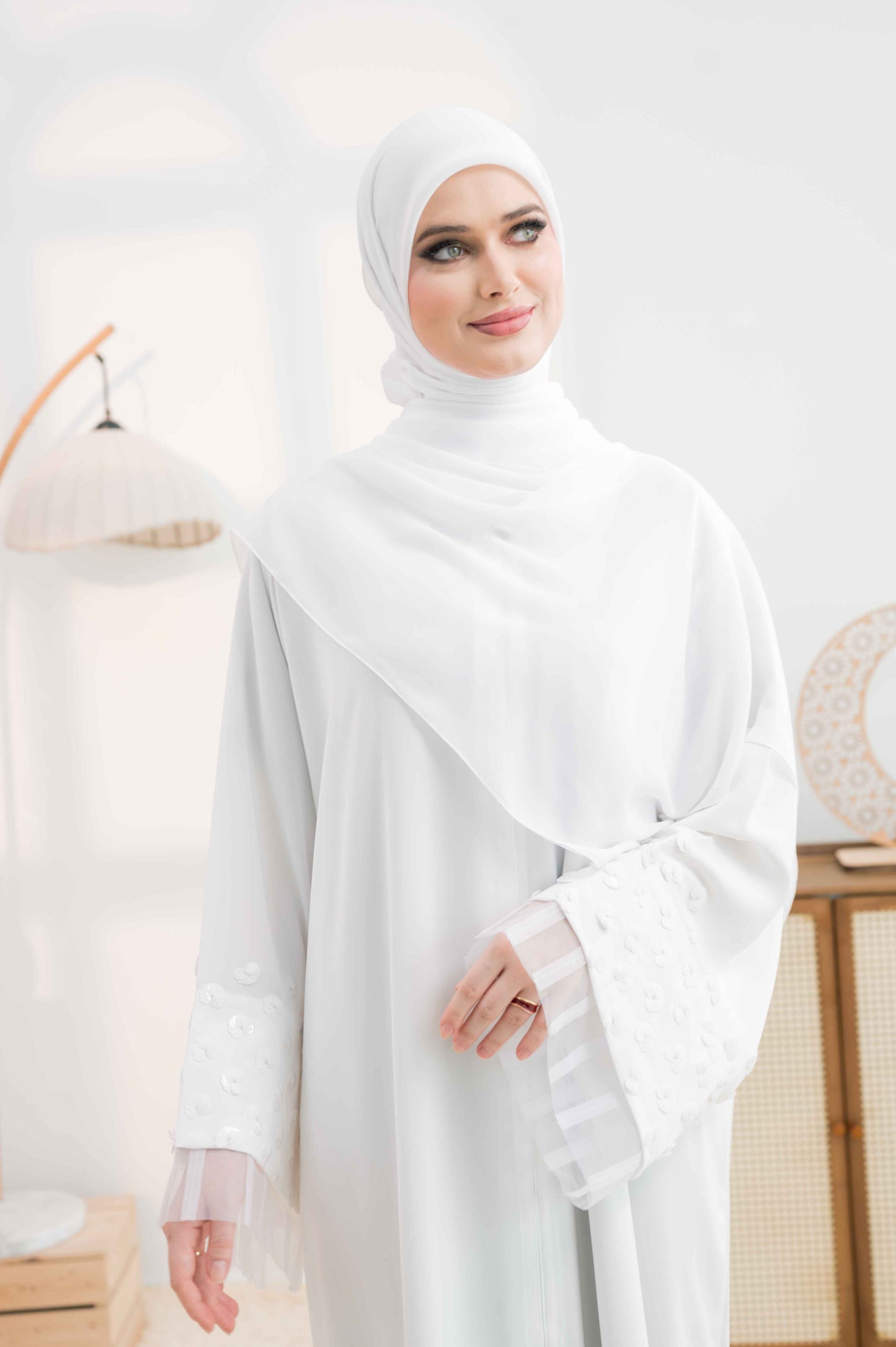 JAYDRA ABAYA WHITE