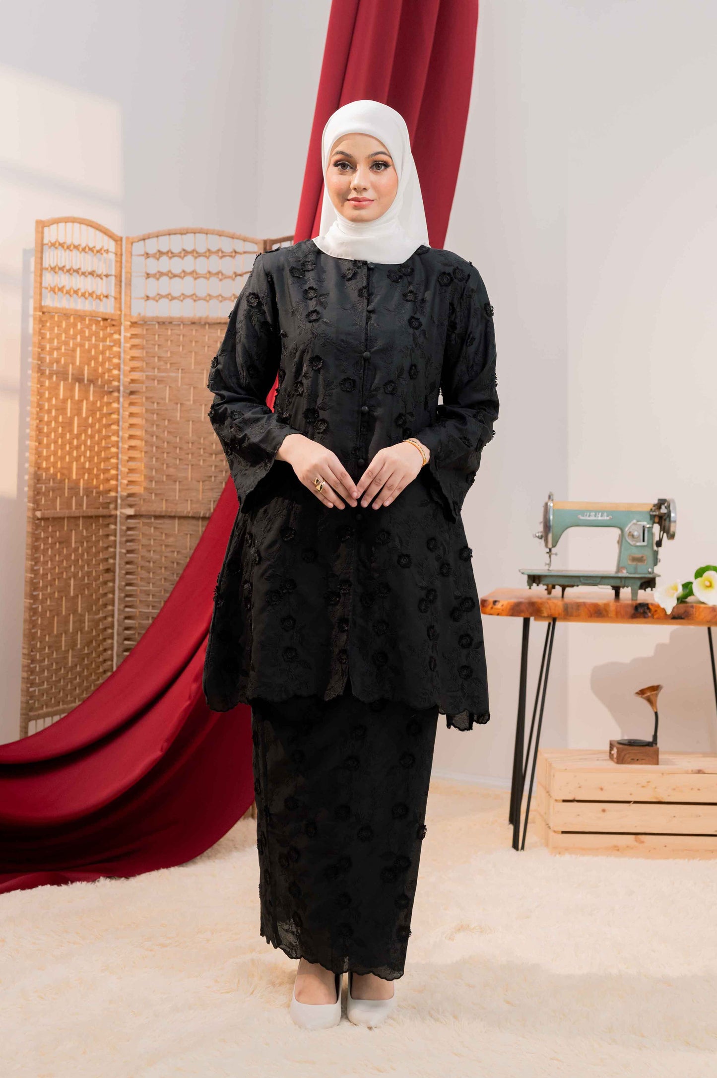 KURUNG CIK KEMBANG SAYANG BLACK