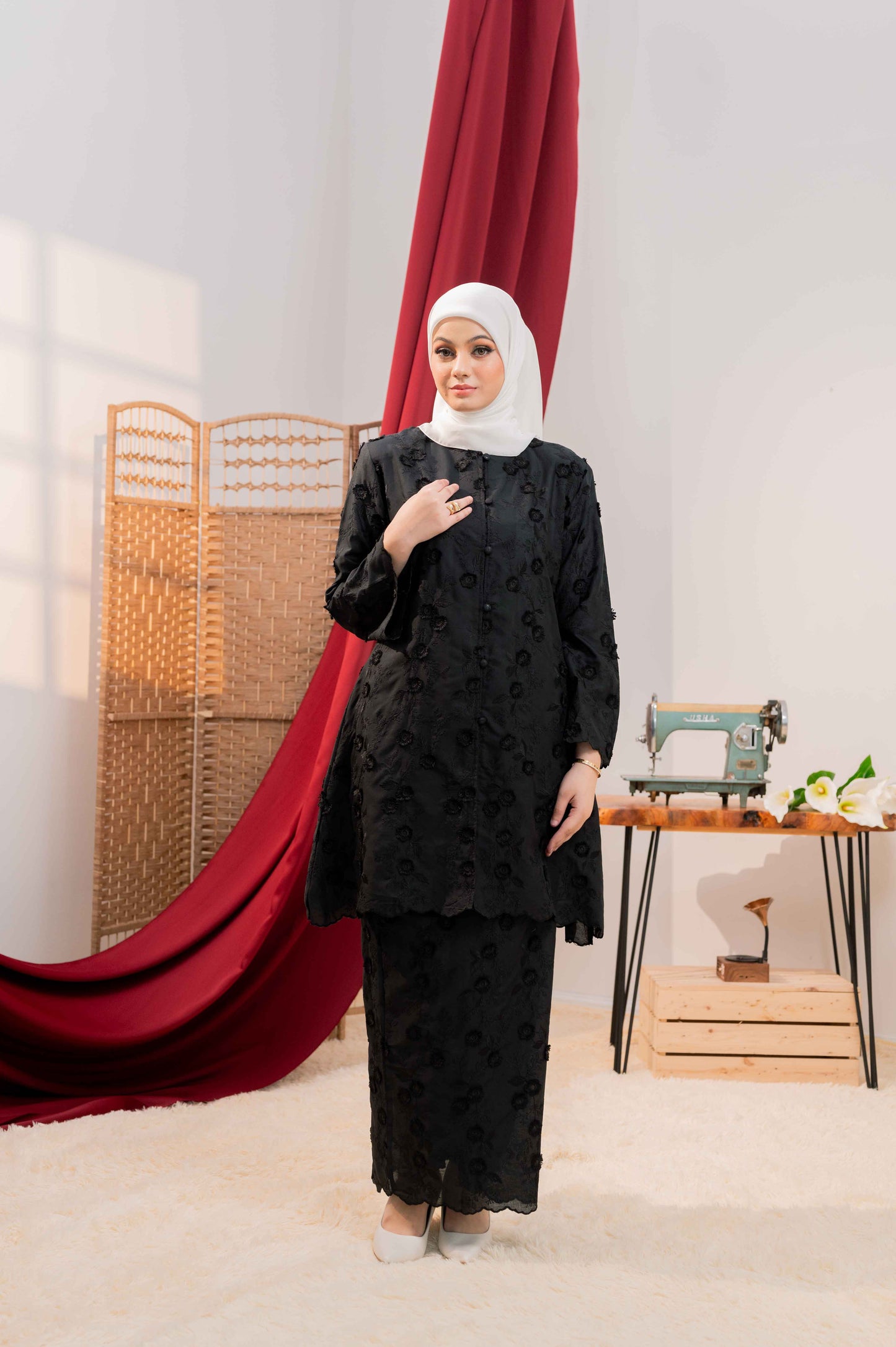 KURUNG CIK KEMBANG SAYANG BLACK