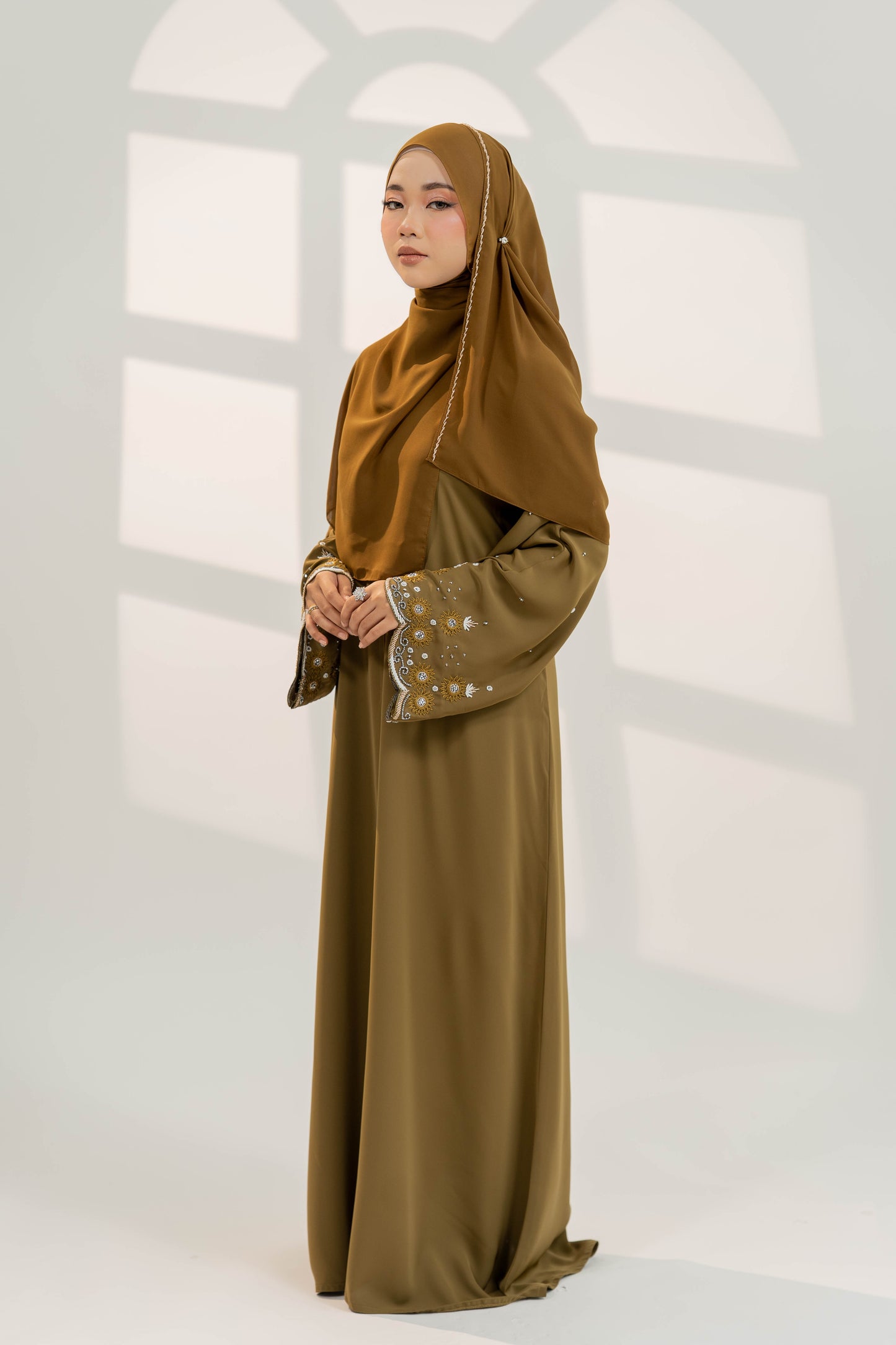 DAHLIA ABAYA OLIVE