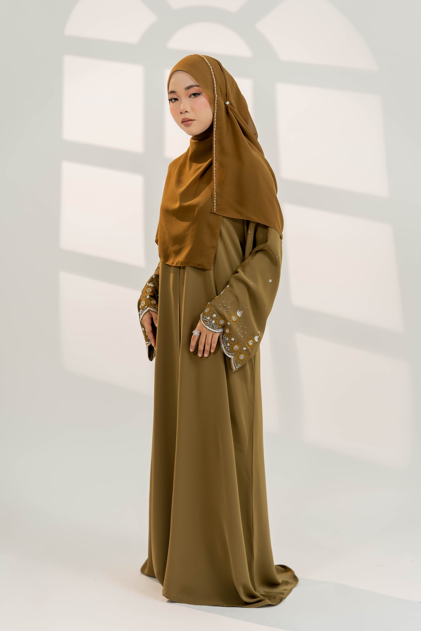 DAHLIA ABAYA OLIVE