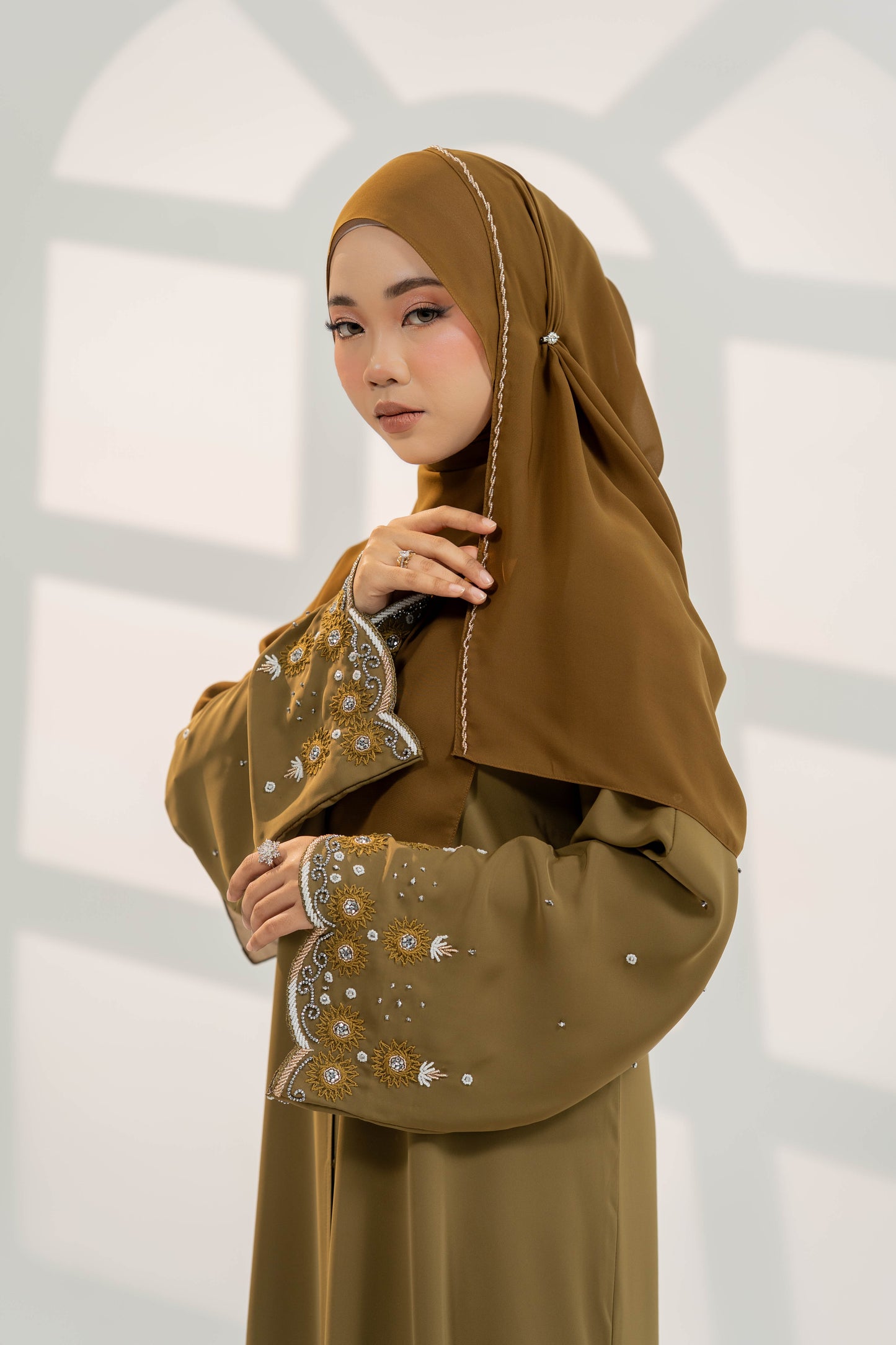 DAHLIA ABAYA OLIVE