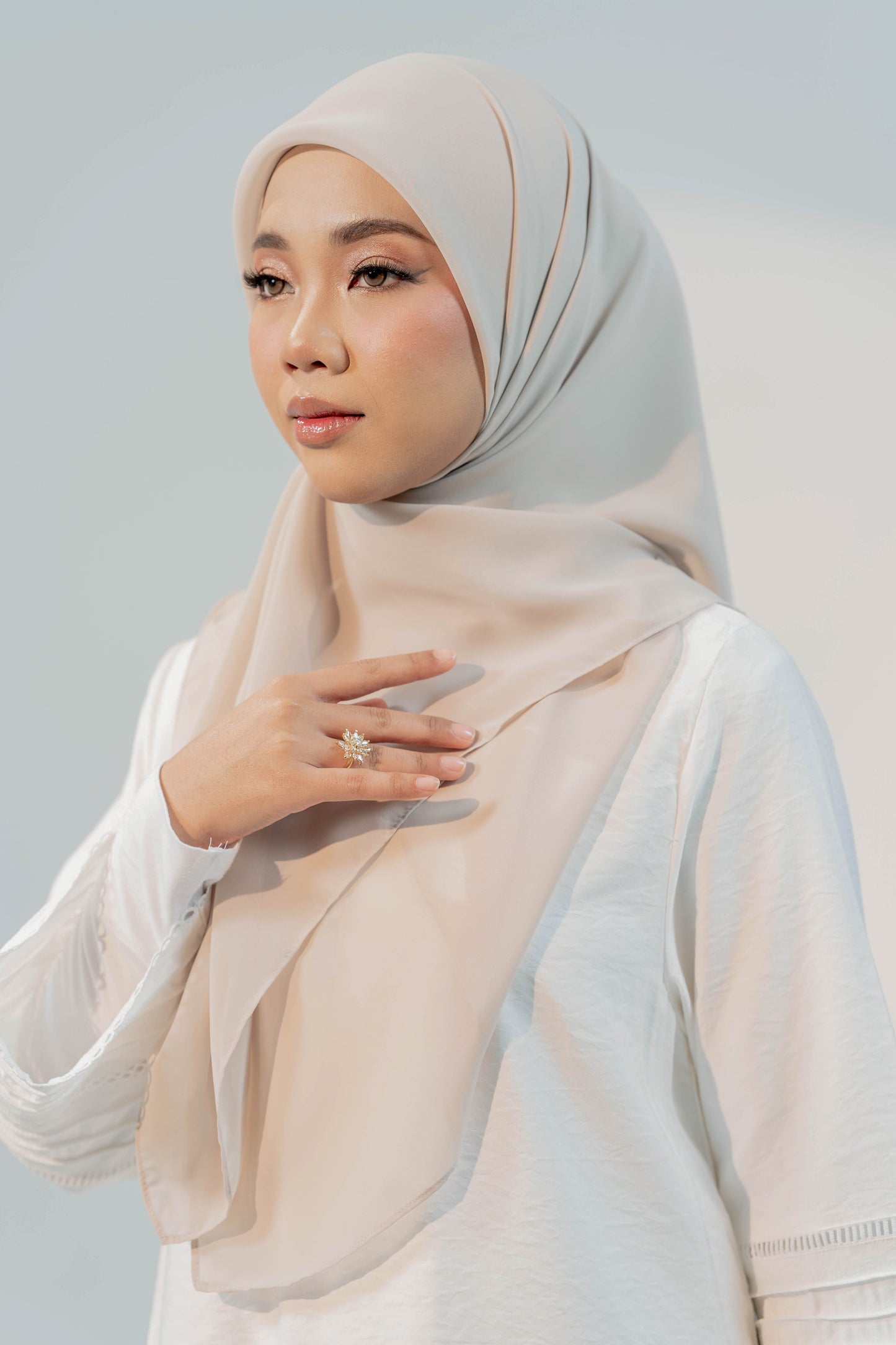 MALEEQA HIJAB LIGHT BEIGE