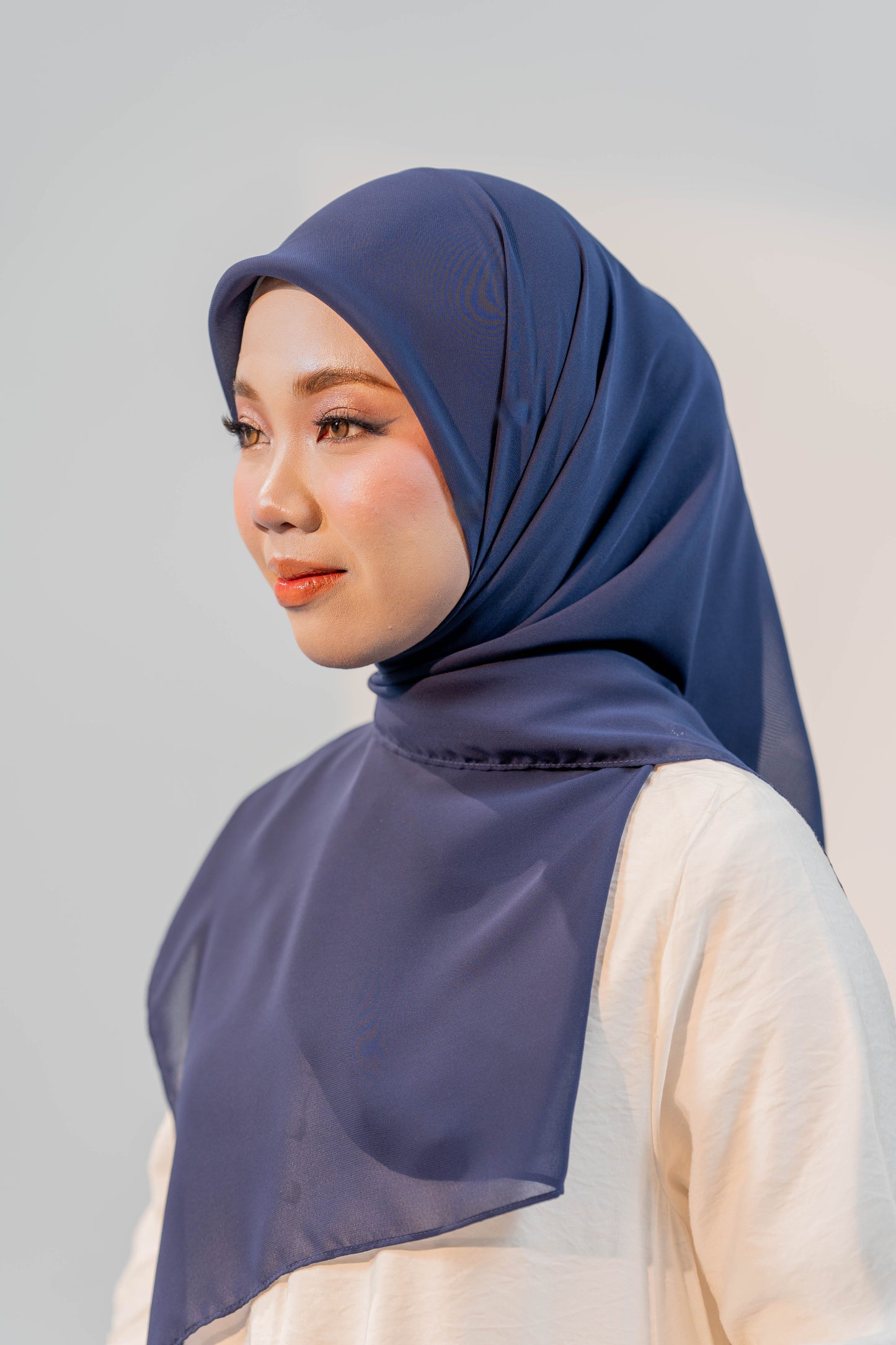 MALEEQA HIJAB NAVY BLUE