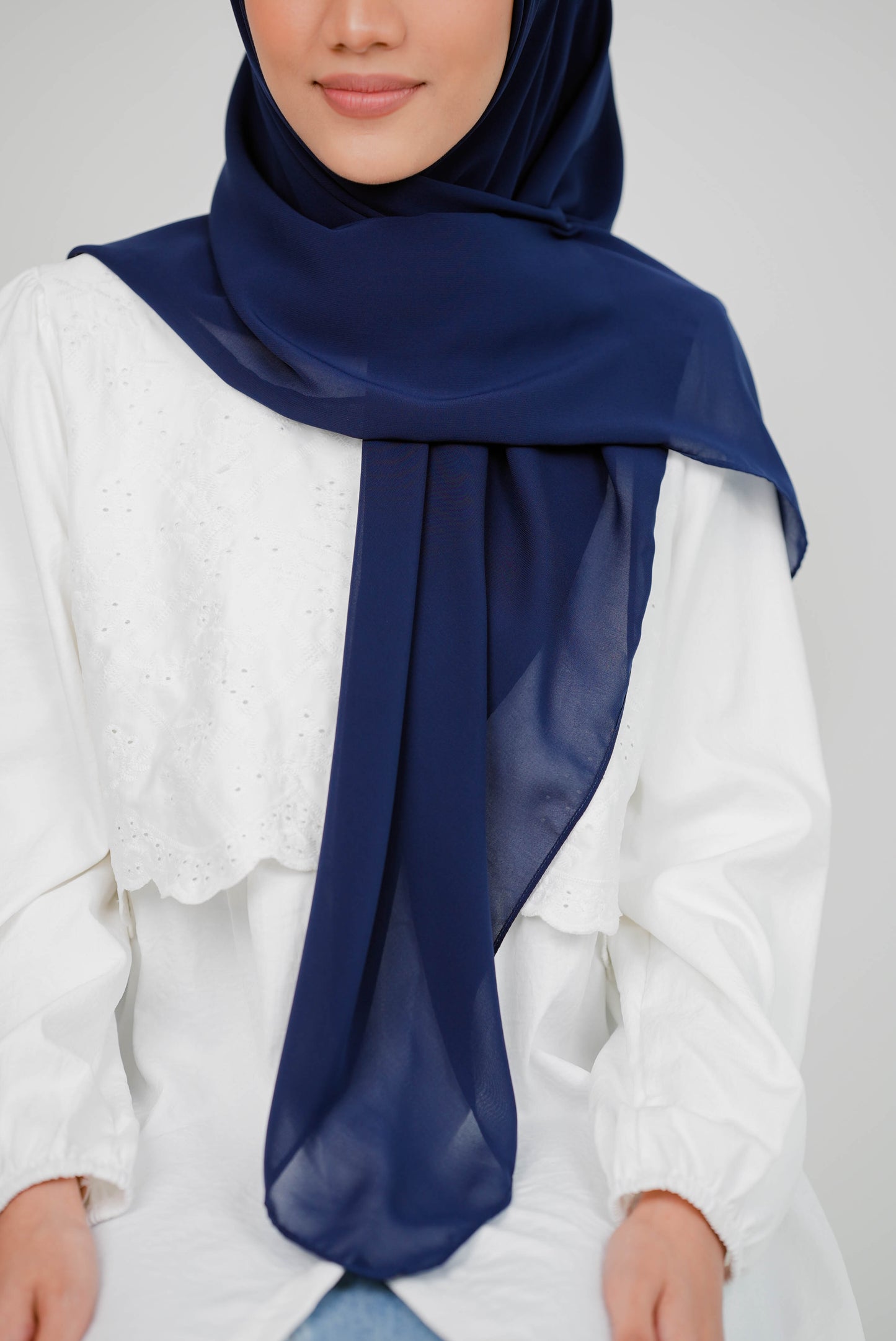 MALEEQA HIJAB NAVY BLUE