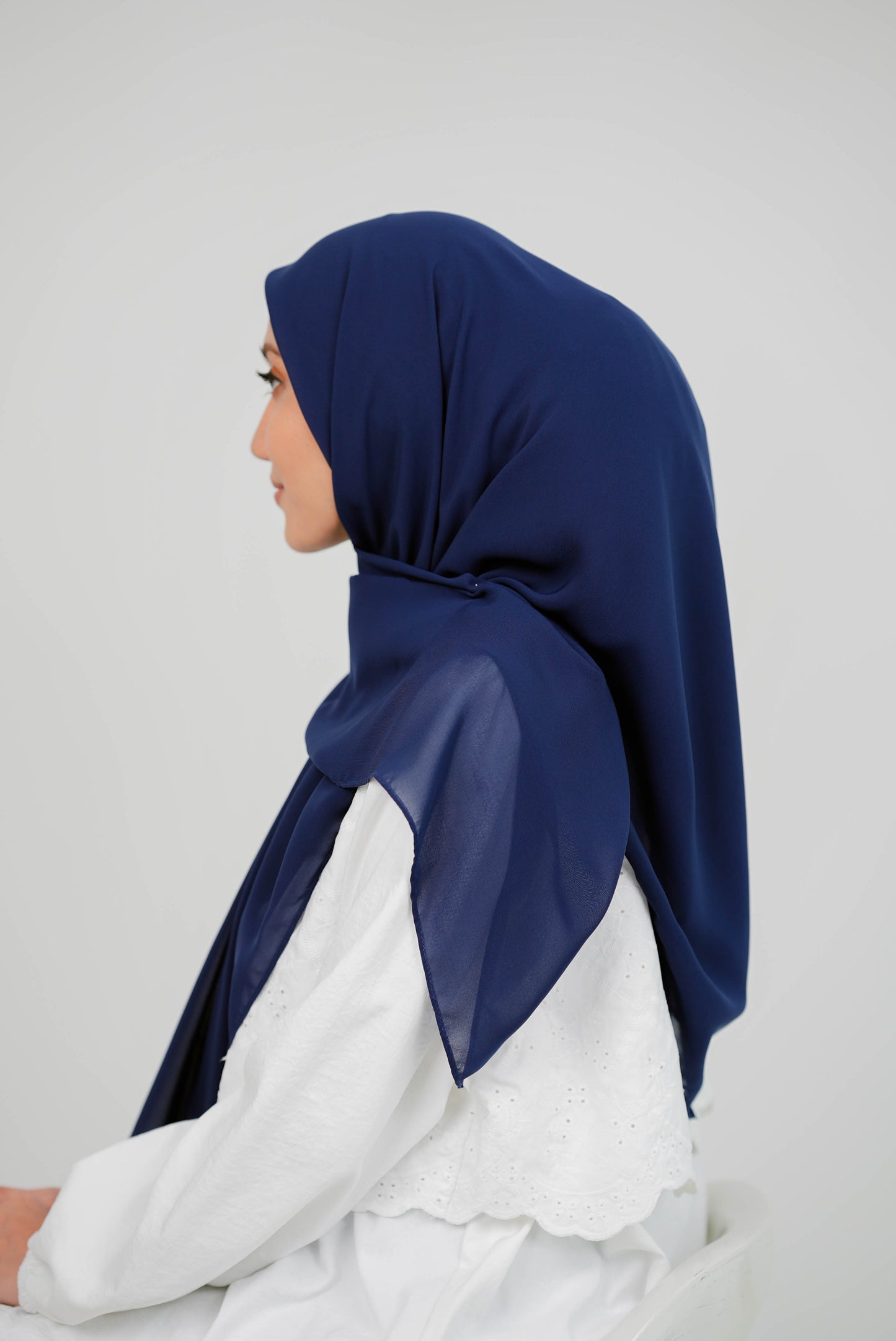 MALEEQA HIJAB NAVY BLUE