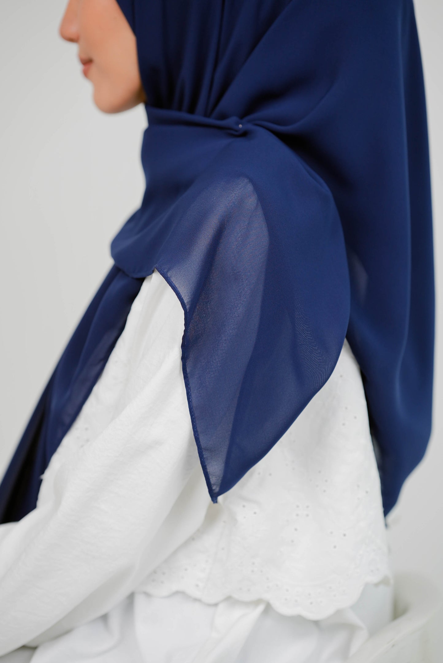 MALEEQA HIJAB NAVY BLUE