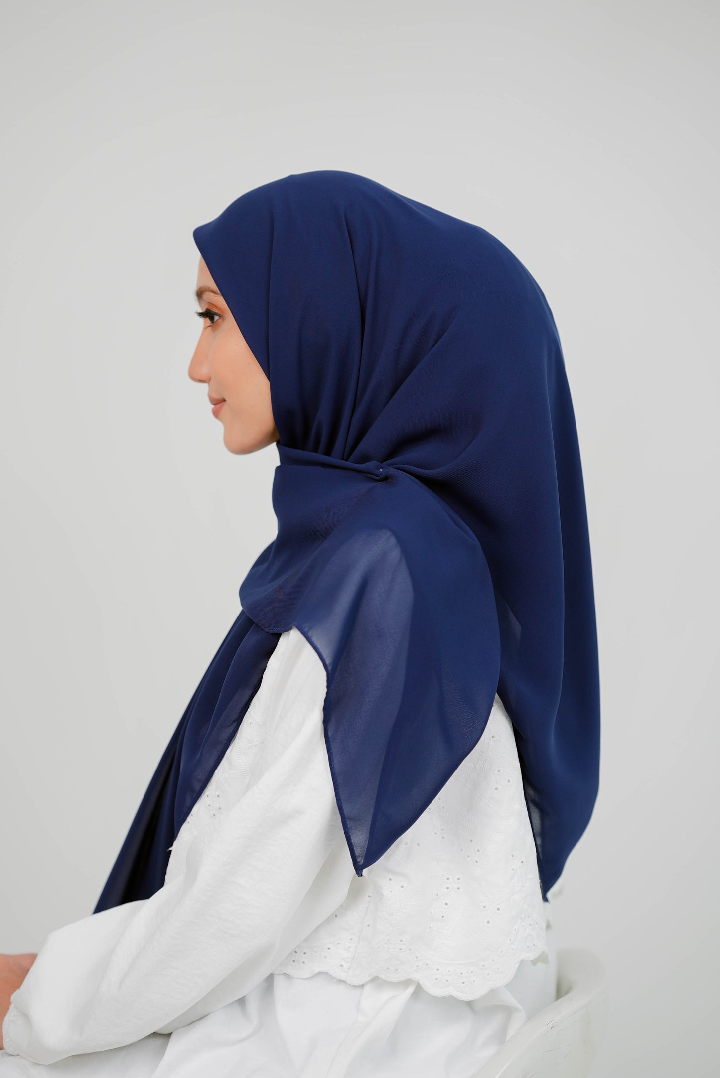 MALEEQA HIJAB NAVY BLUE