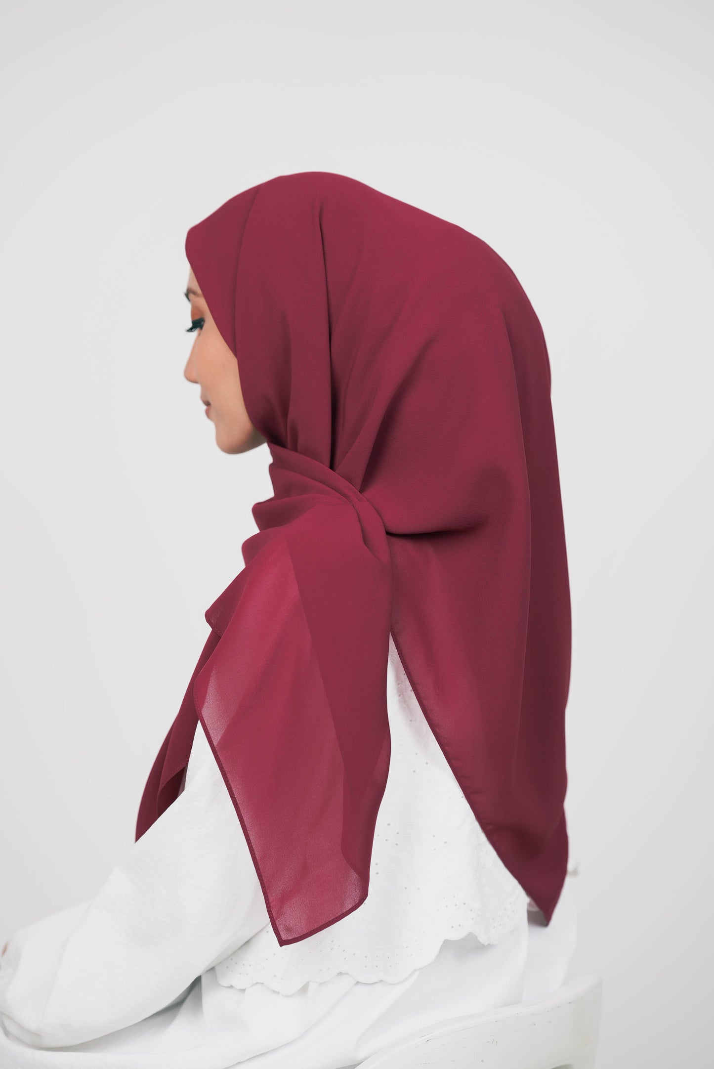 MALEEQA HIJAB RED BUD