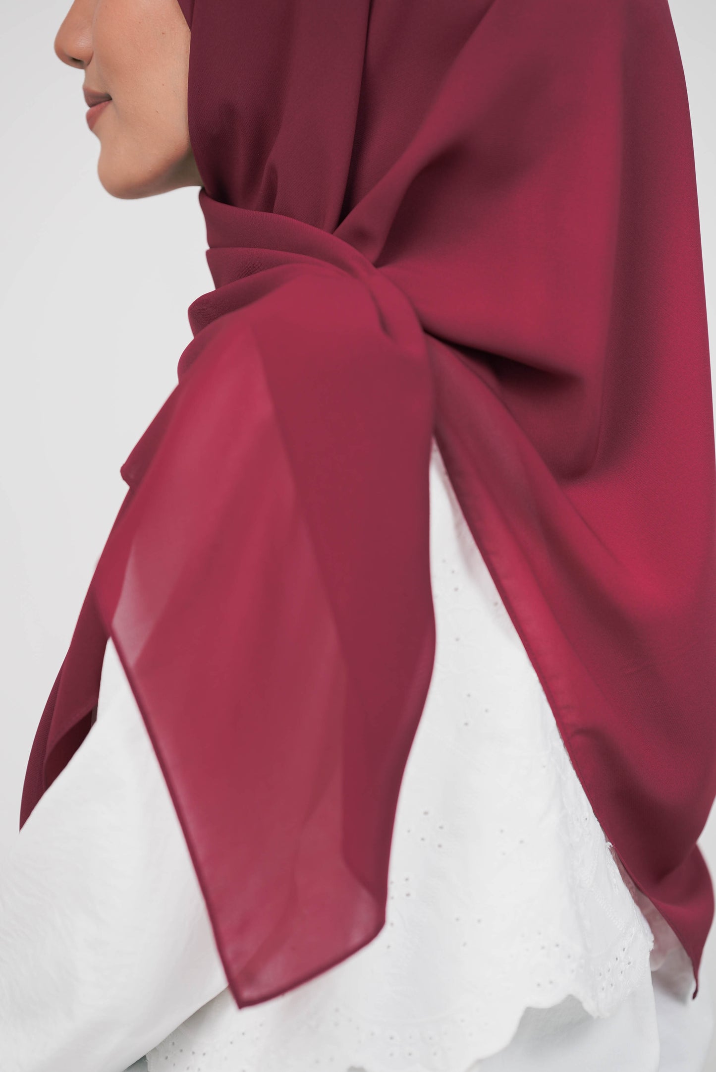 MALEEQA HIJAB RED BUD