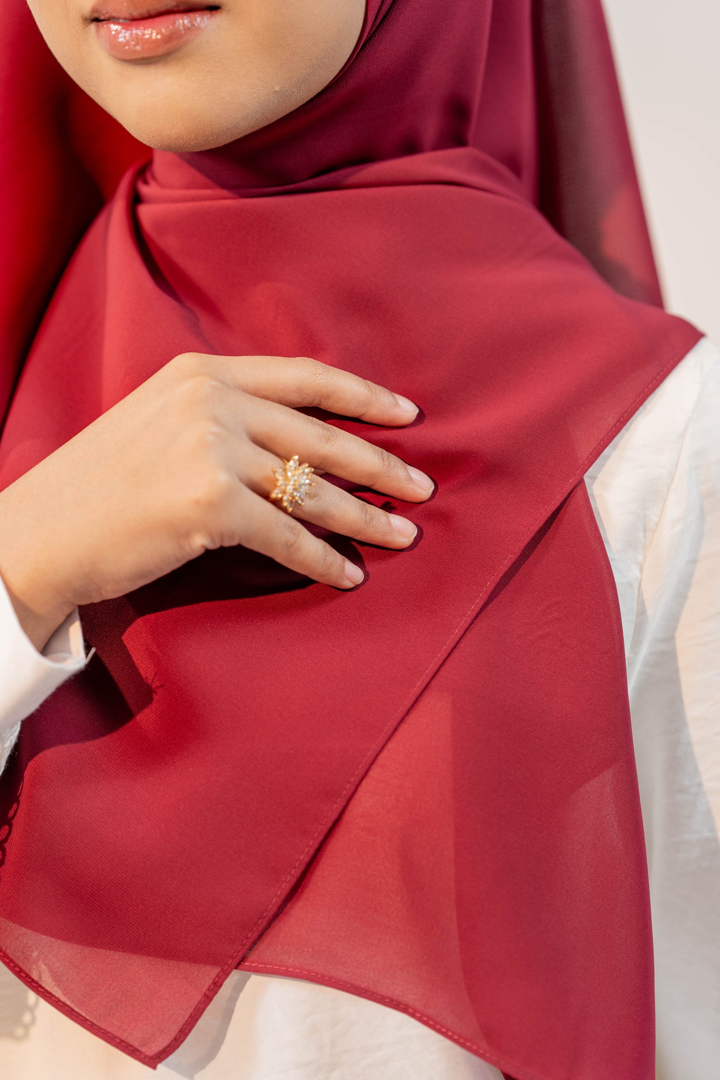 MALEEQA HIJAB RED BUD