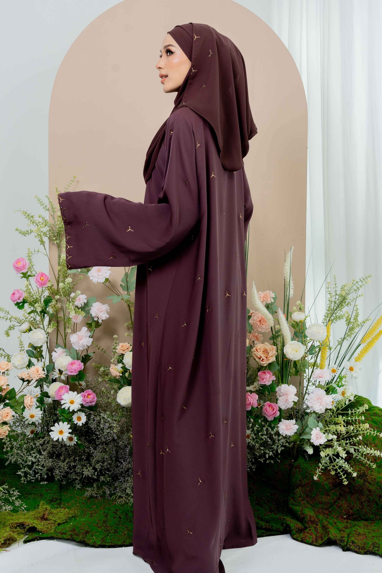 AILA ABAYA BROWN