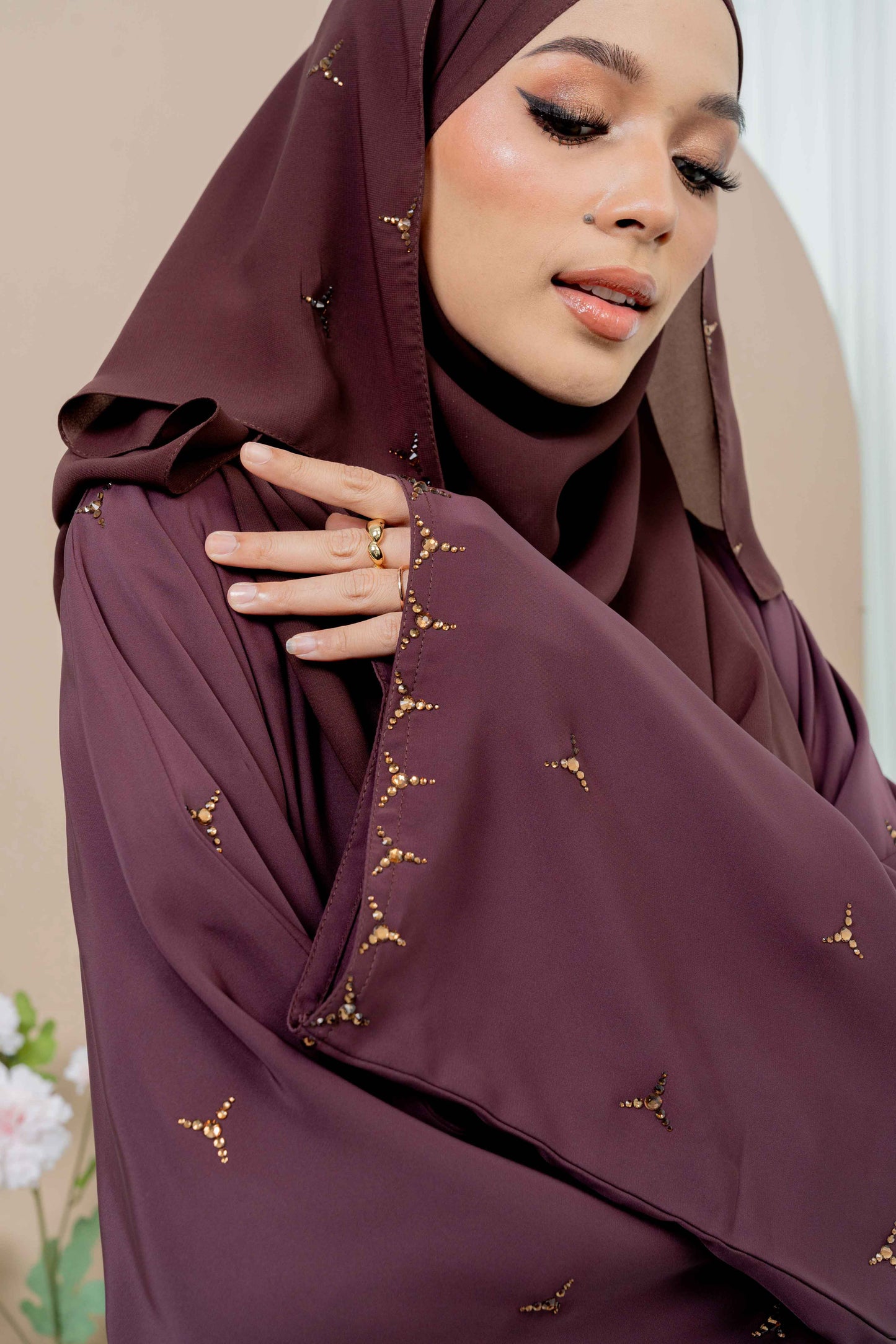 AILA ABAYA BROWN
