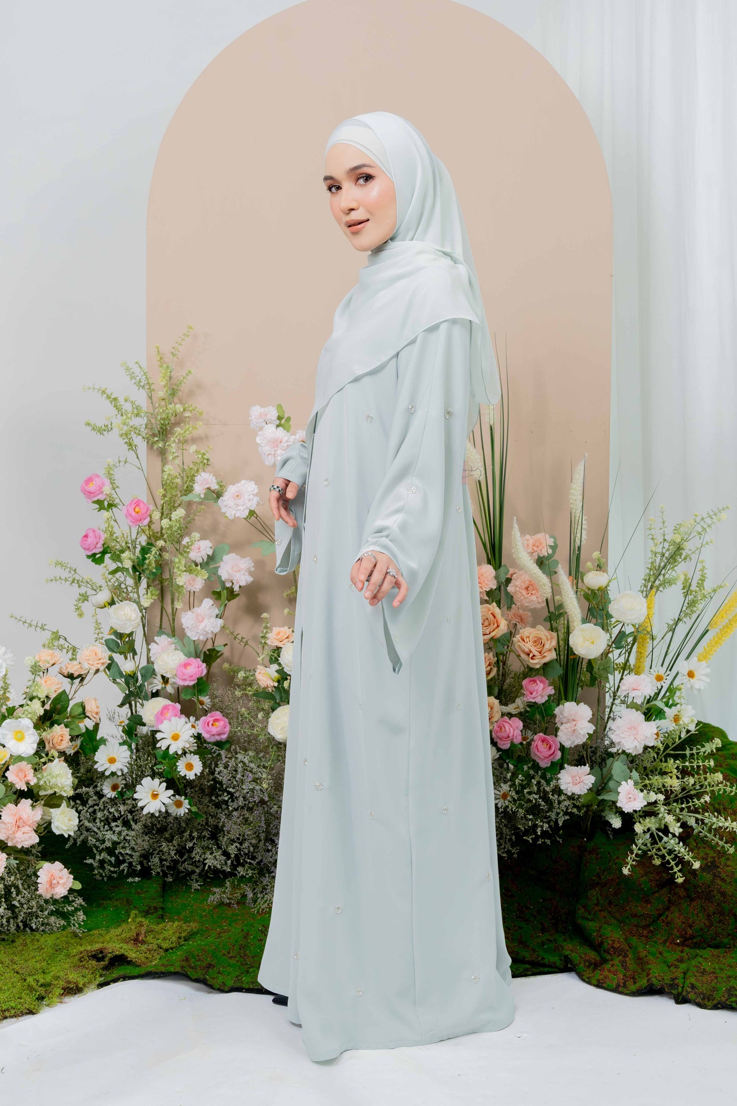 QALWA ABAYA MINT GREEN