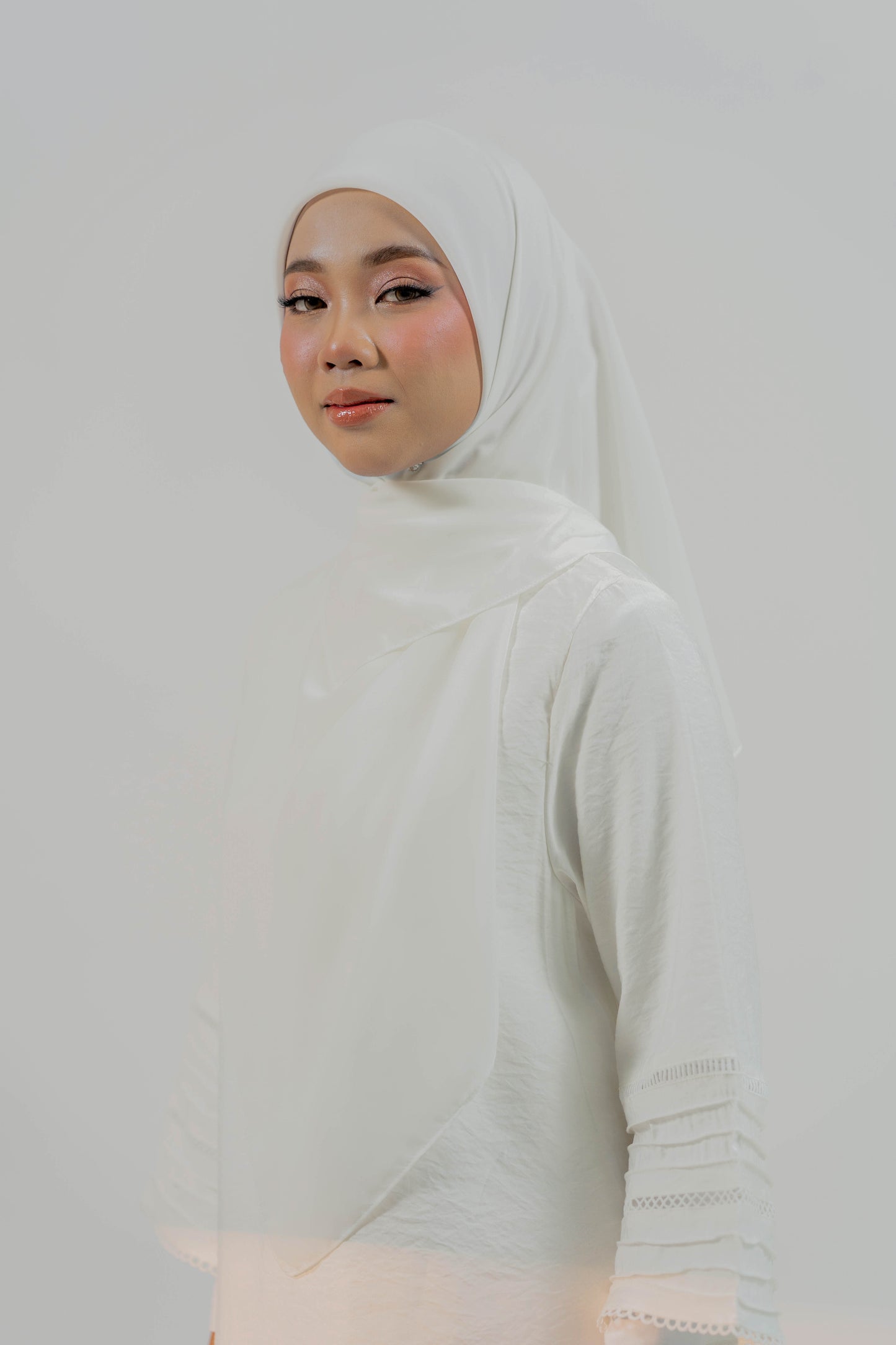 MALEEQA HIJAB WHITE