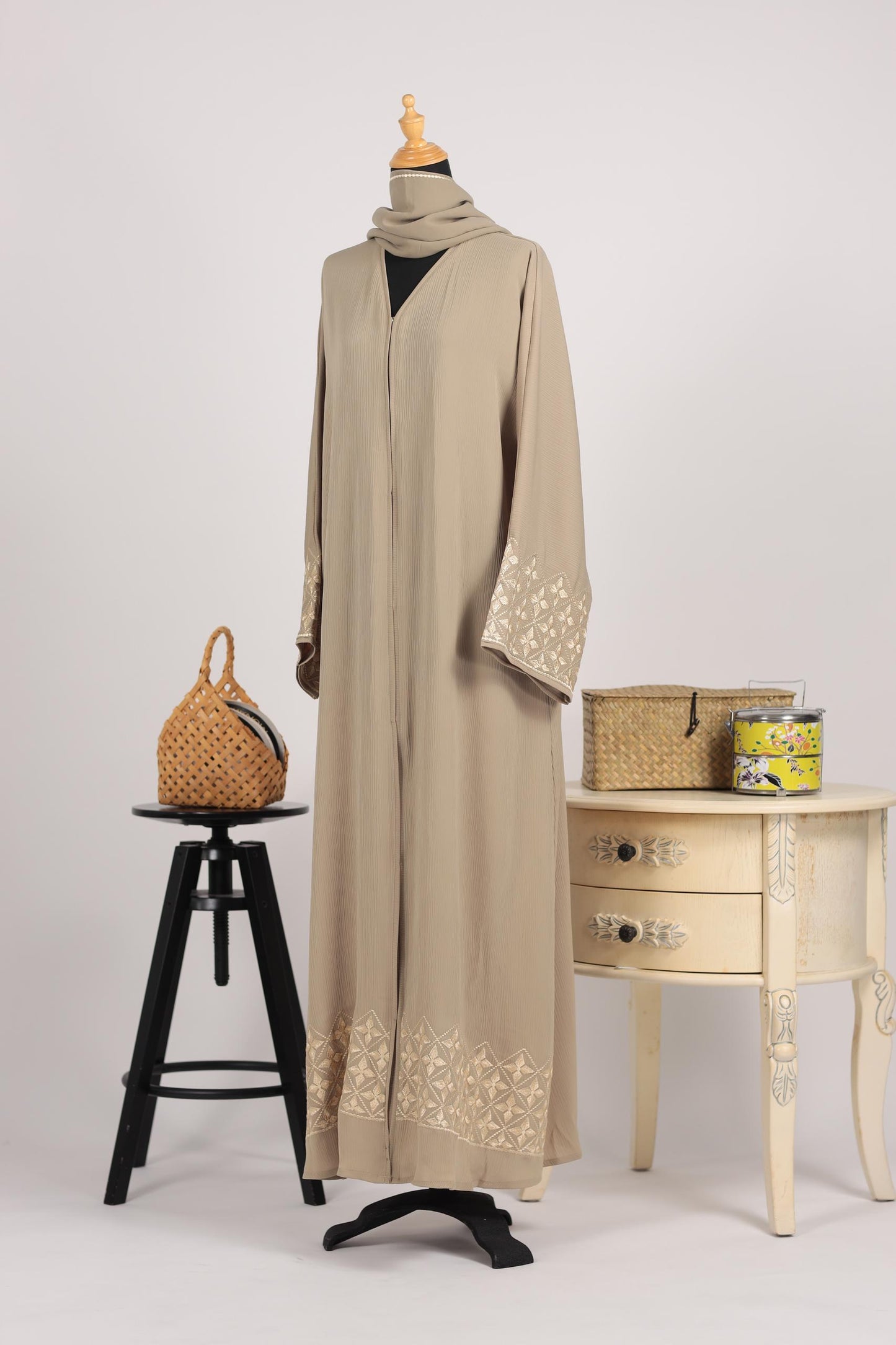 KESUMA ABAYA BEIGE