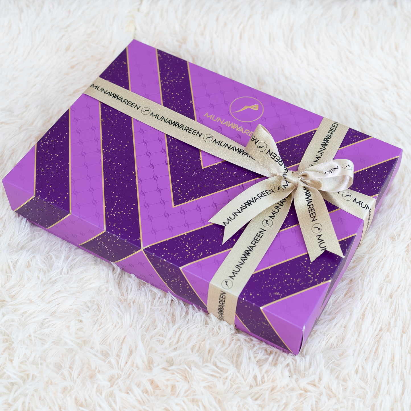 GIFT BOX & RIBBON