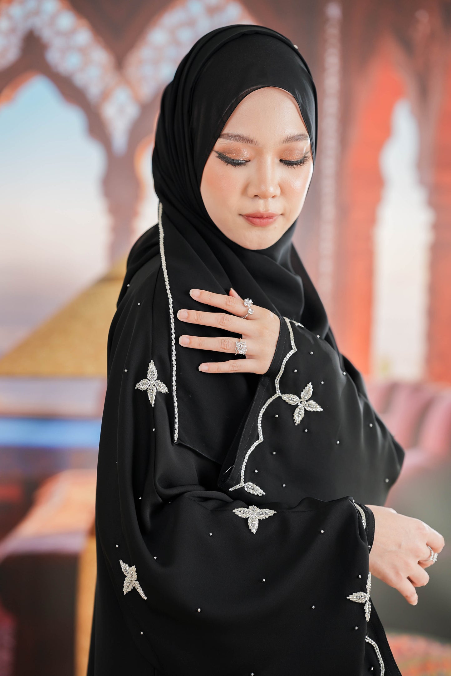 HEELWA ABAYA BLACK