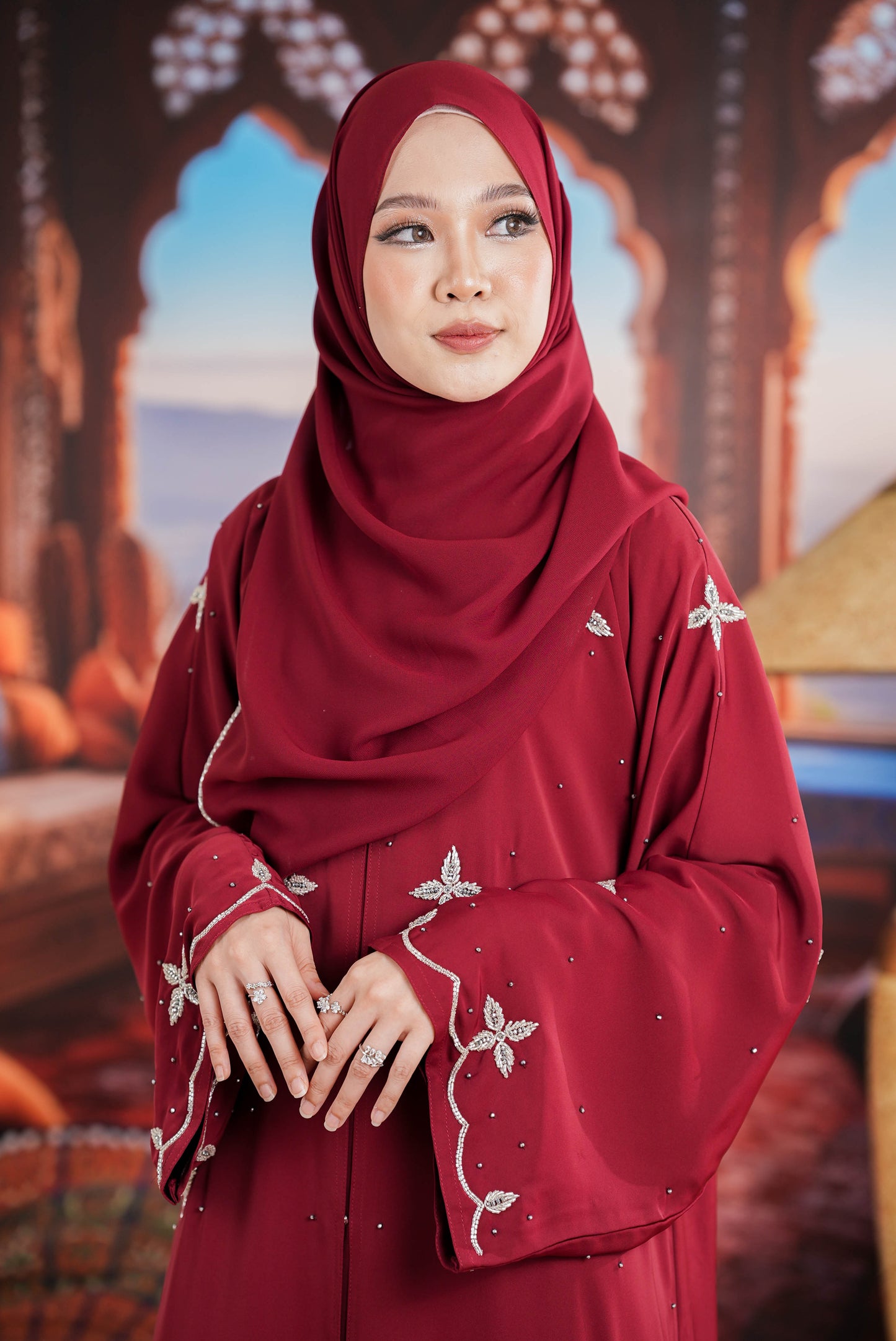HEELWA ABAYA RUBY RED