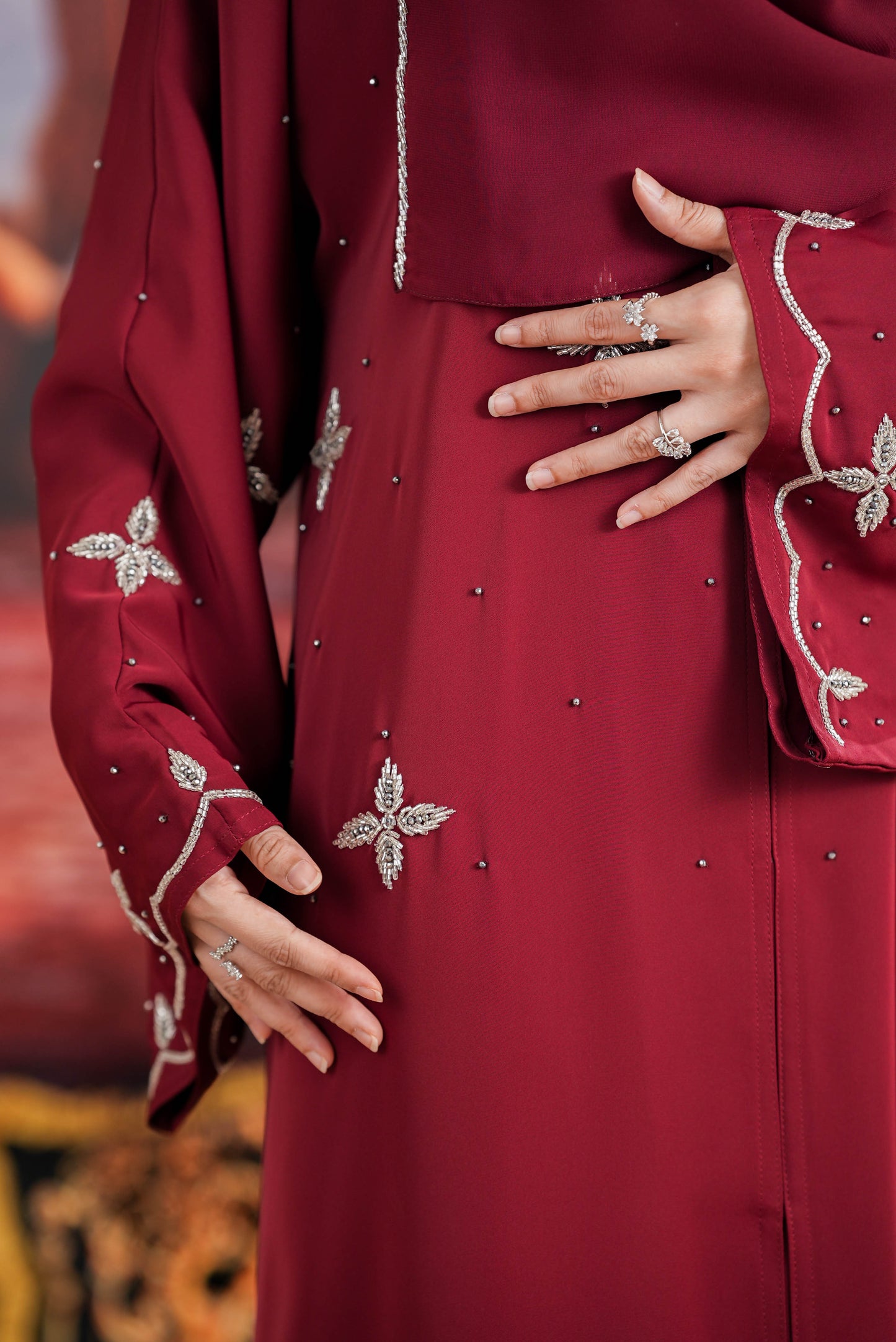 HEELWA ABAYA RUBY RED