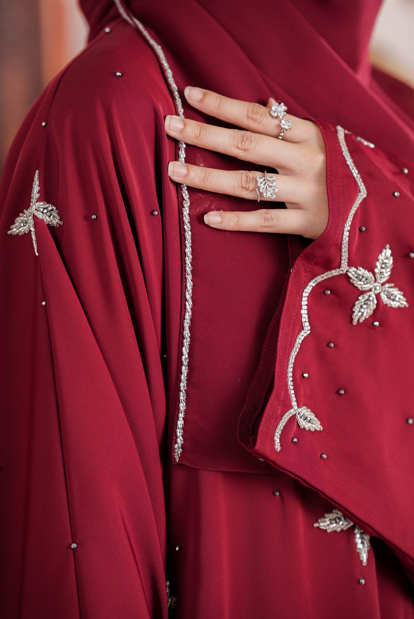 HEELWA ABAYA RUBY RED