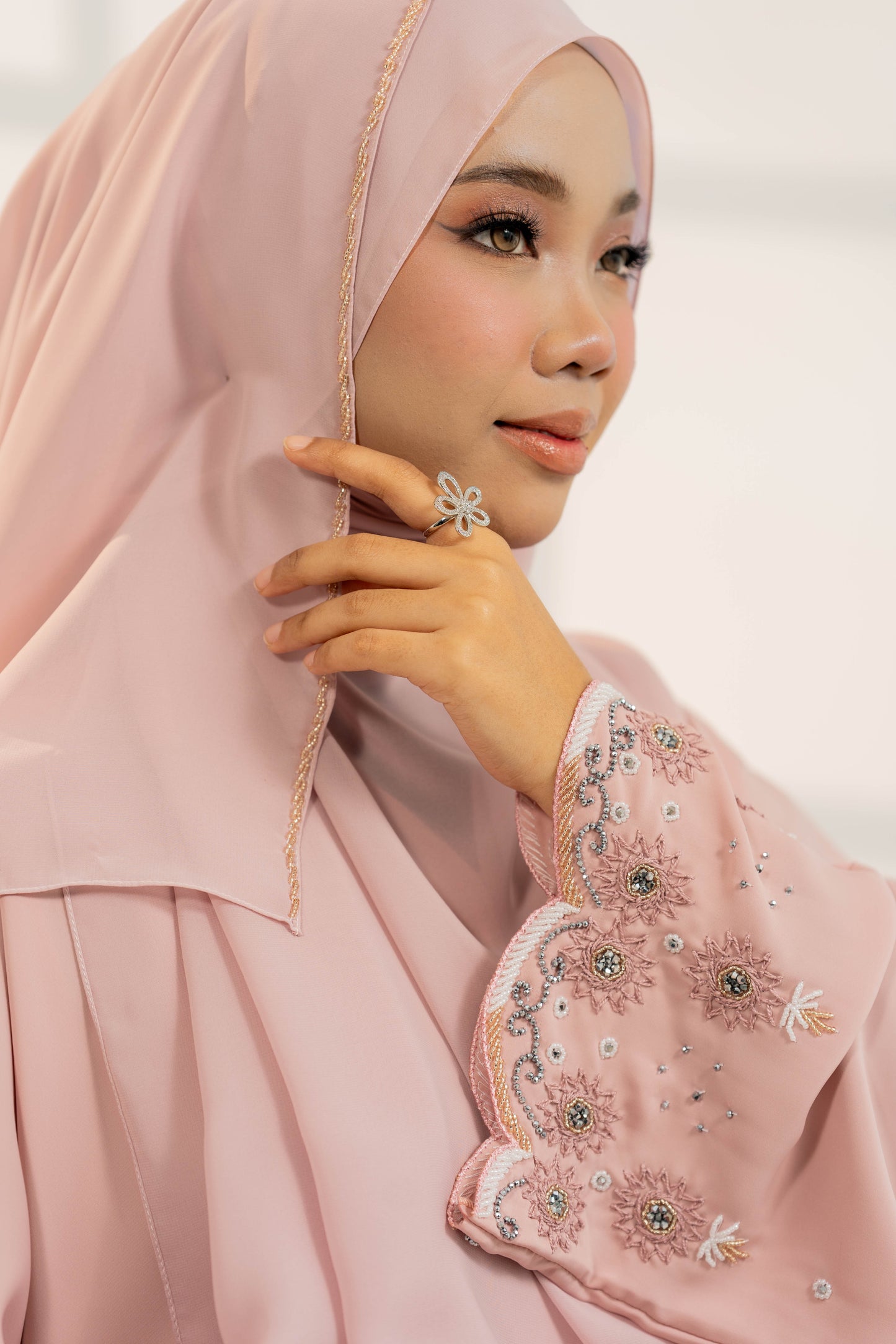 DAHLIA ABAYA BABY PINK