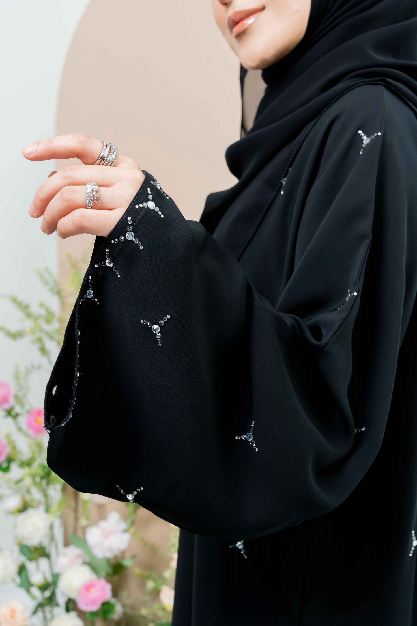 AILA ABAYA BLACK