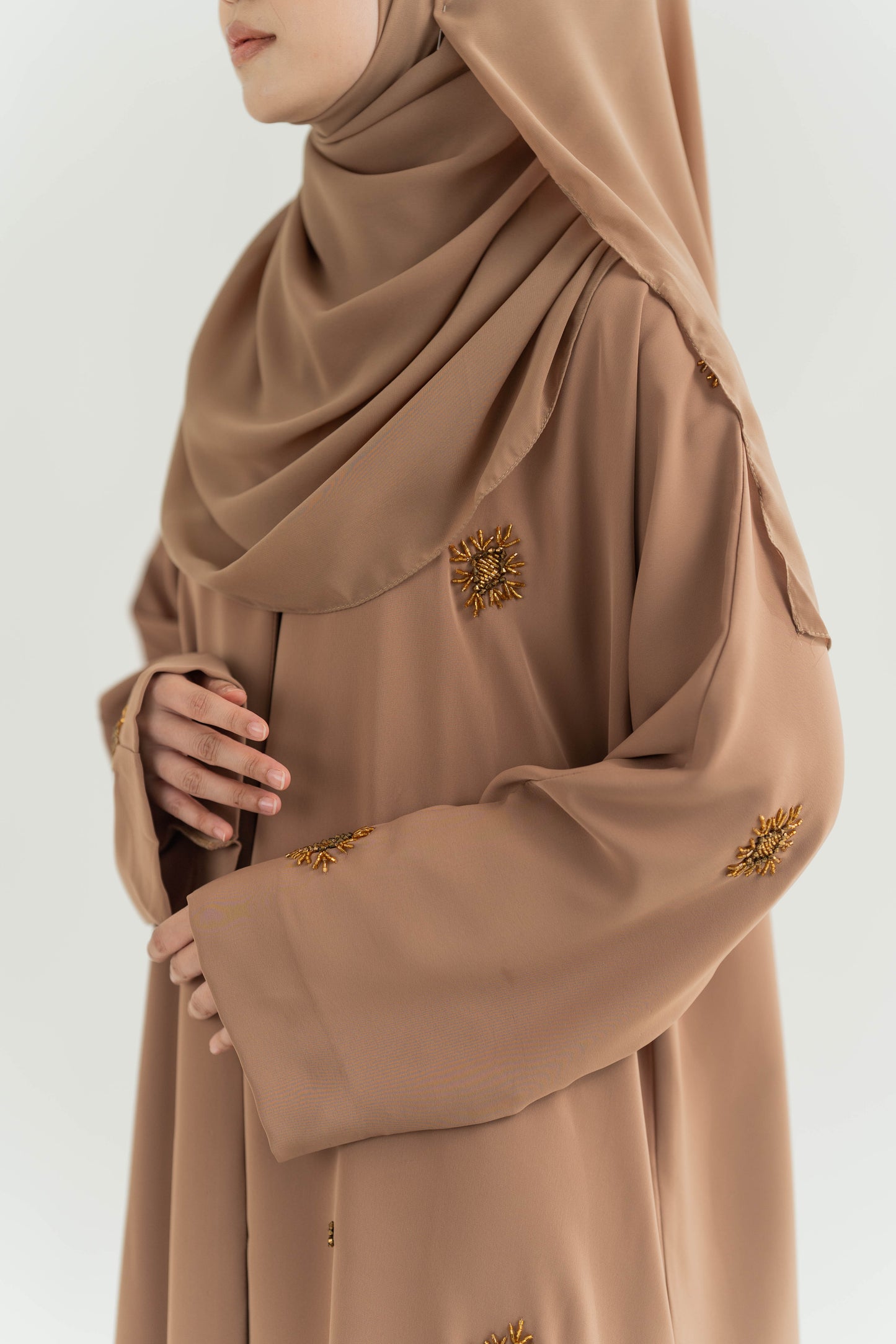 LUNARA ABAYA SOFT WALNUT