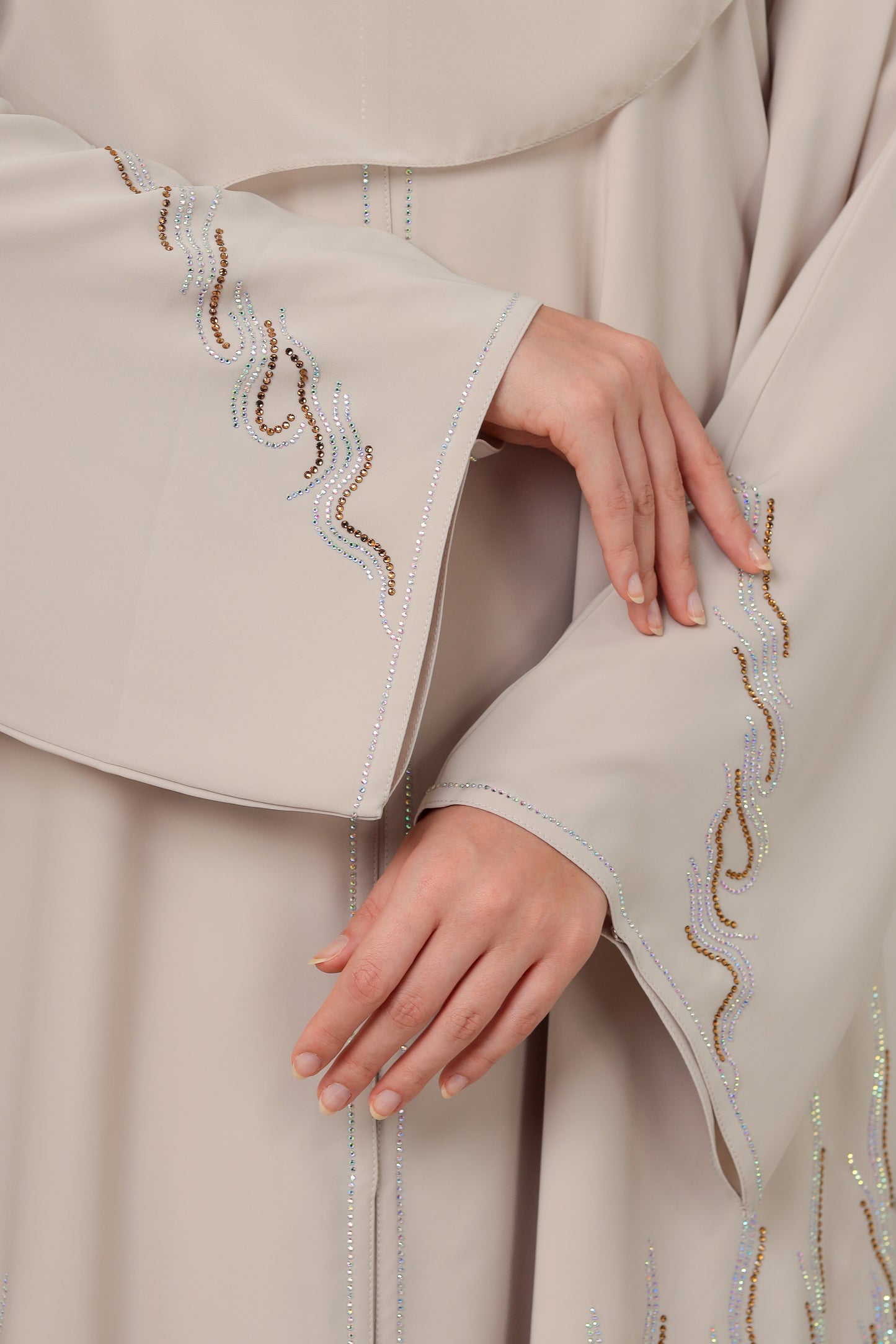 EIJAZ ABAYA BEIGE