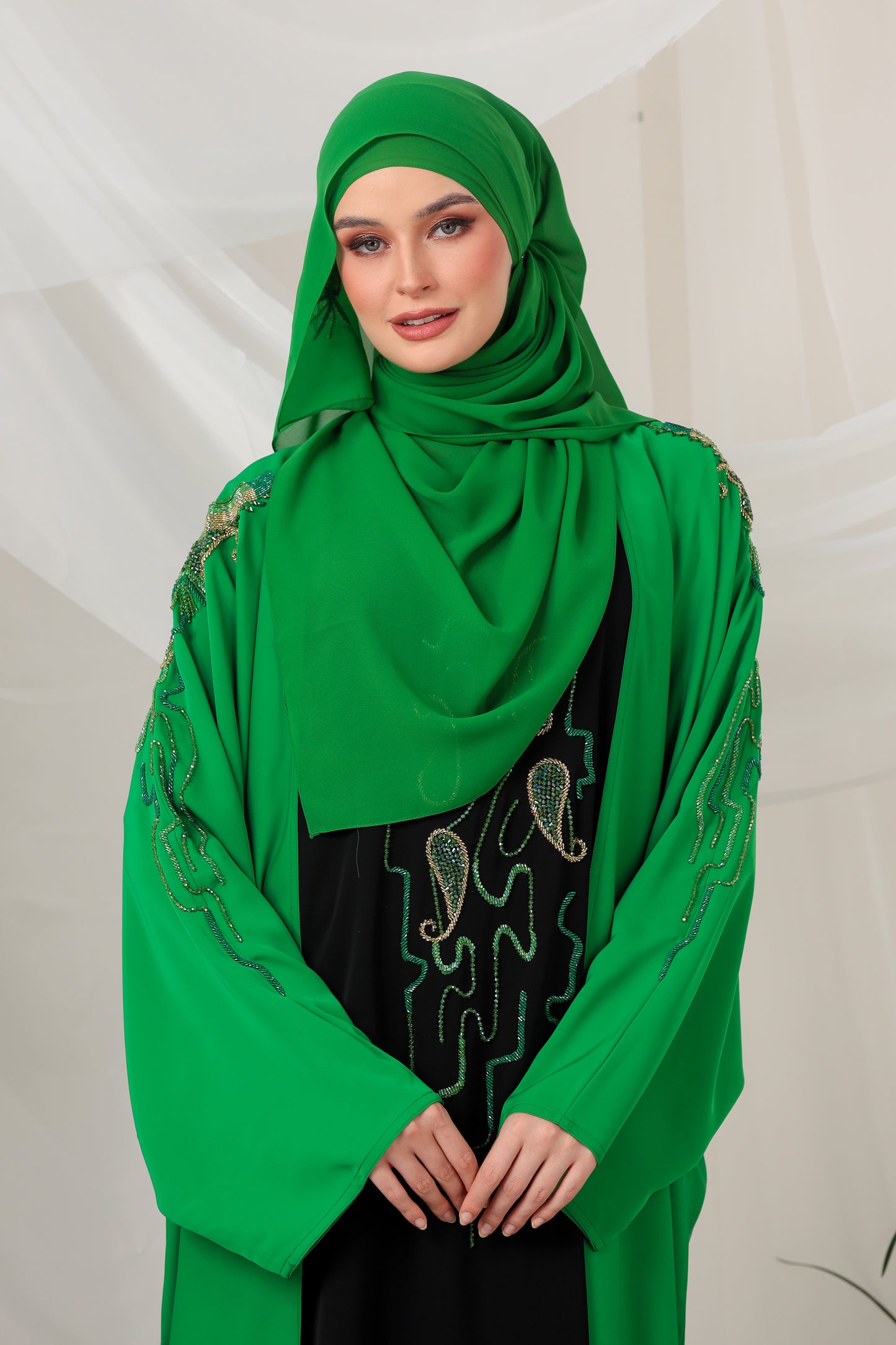 RUH ABAYA GREEN