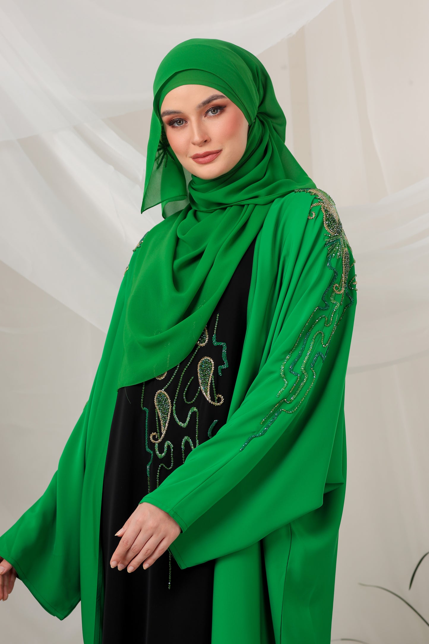 RUH ABAYA GREEN